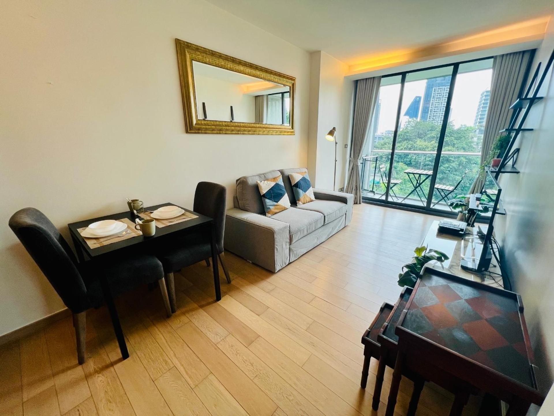 One-Bedroom Apartment
