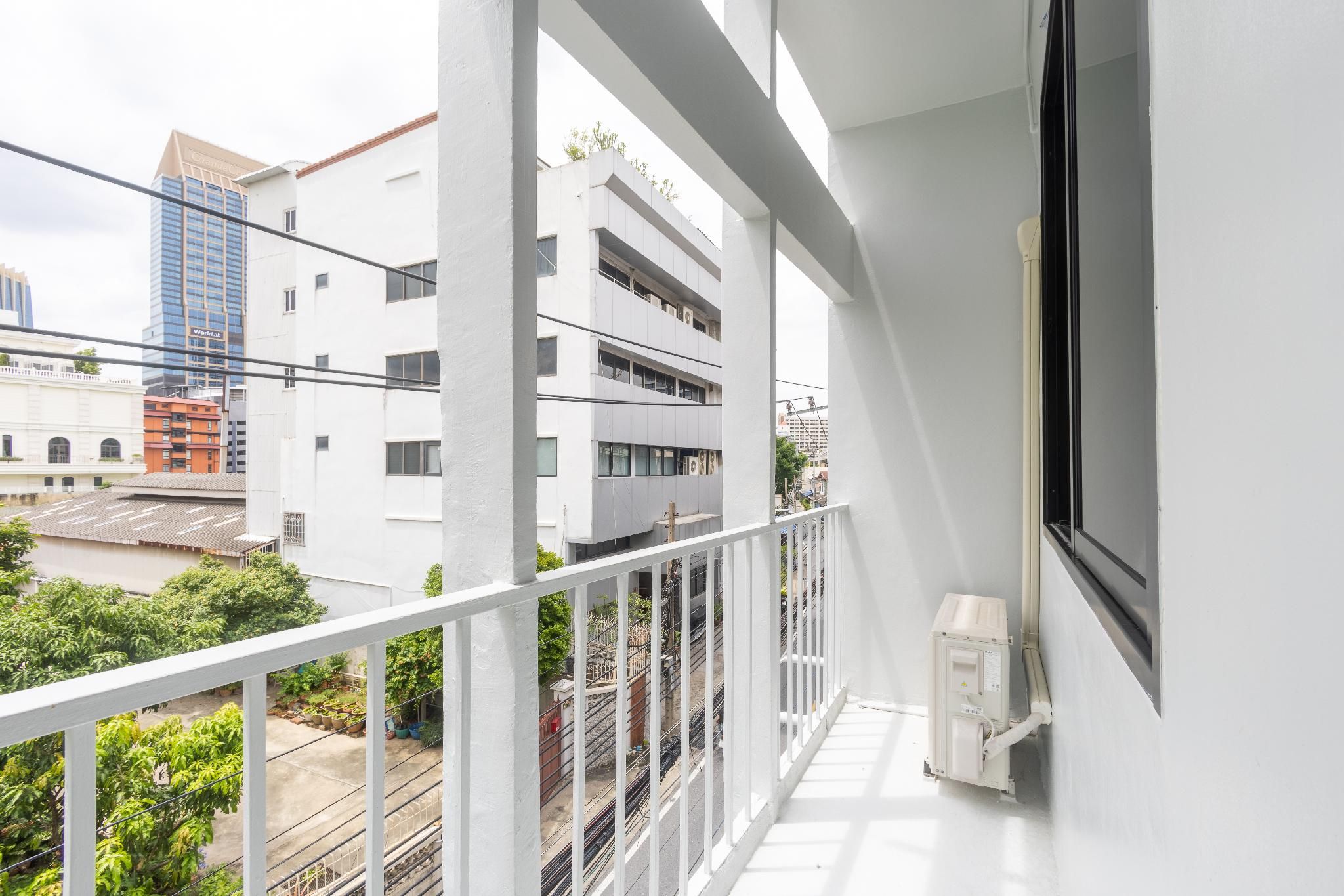King Bed with Balcony