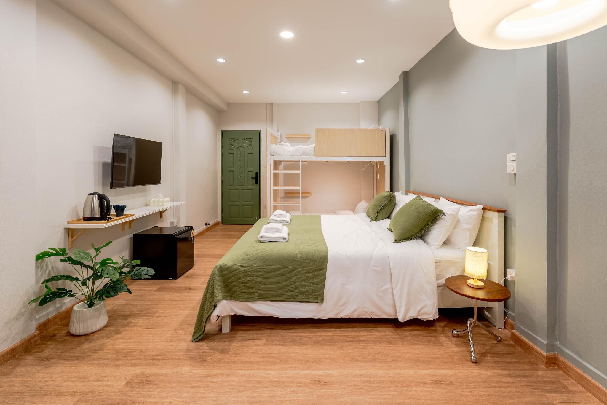 Deluxe Family Room