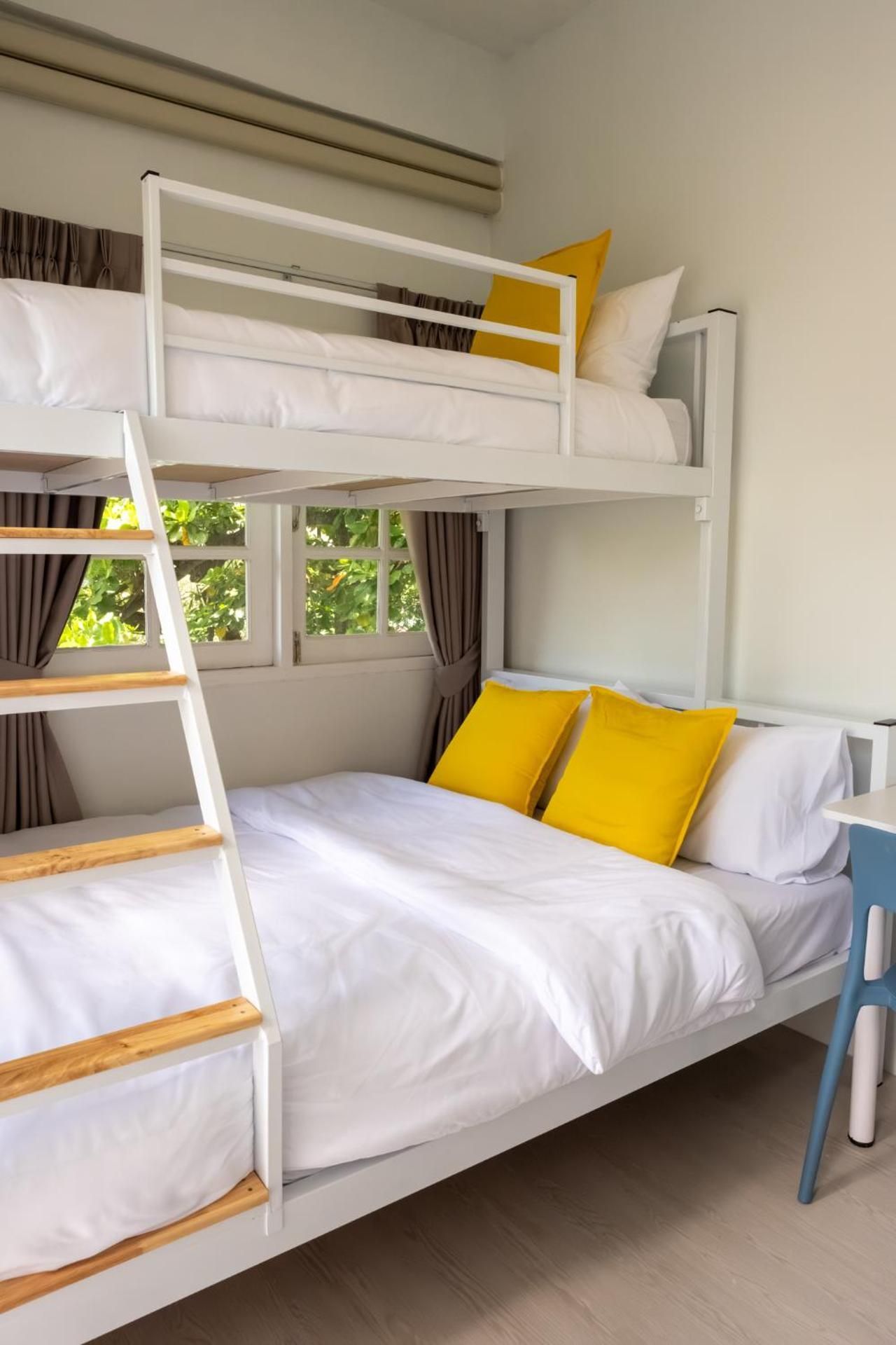 Economy Triple Room
