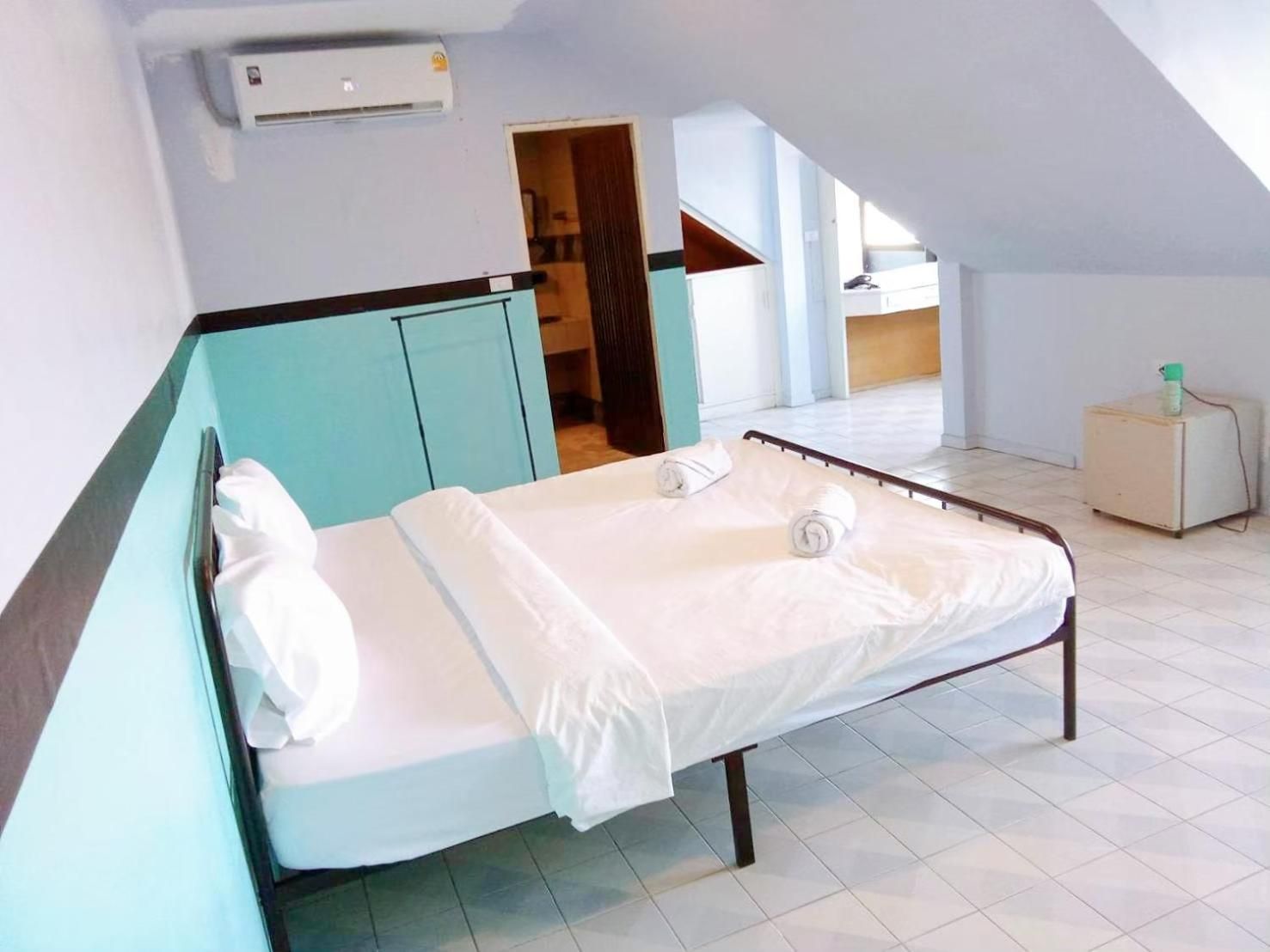 X Mitr Inn Phuket Oldtown