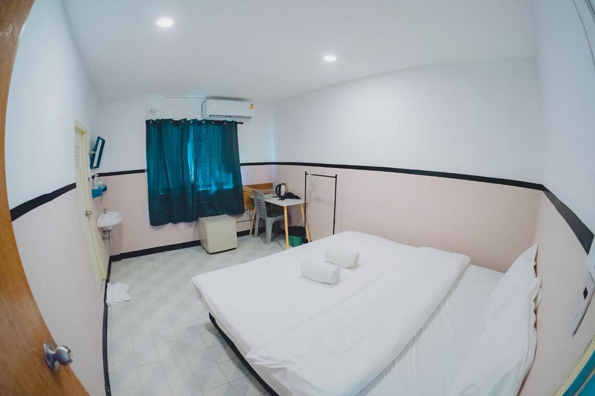 X Mitr Inn Phuket Oldtown