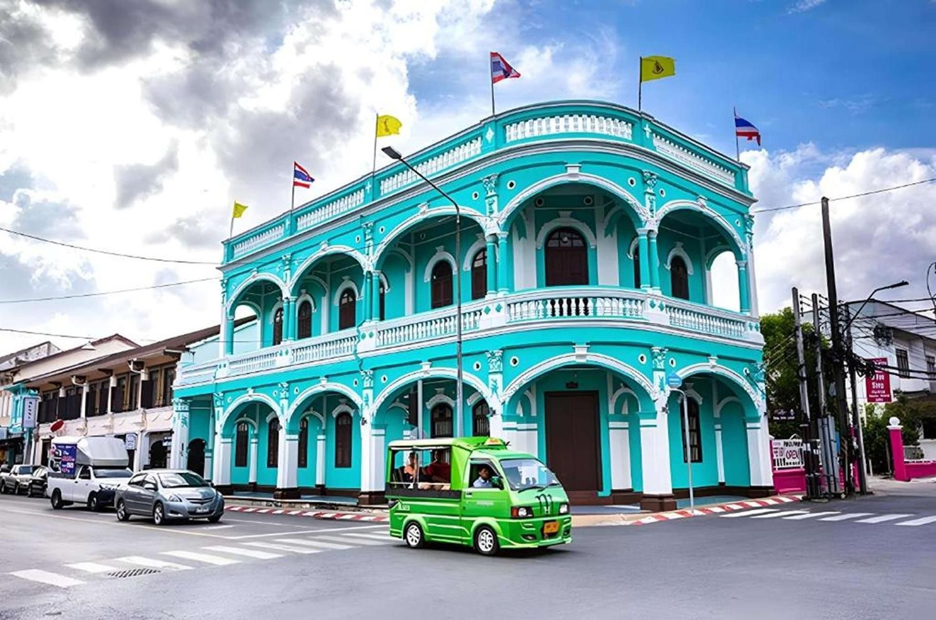 X Mitr Inn Phuket Oldtown