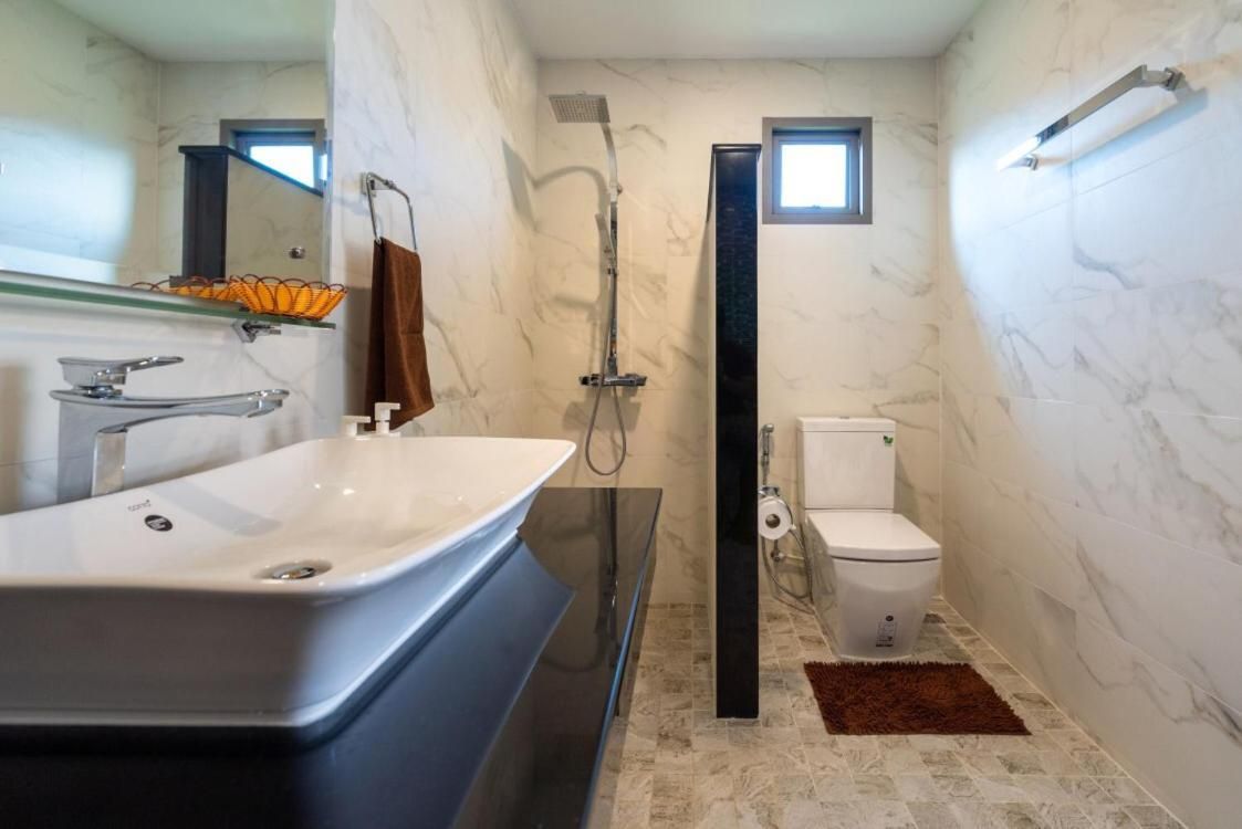 Private Villas Bangtao Three-Bedroom Villa 2