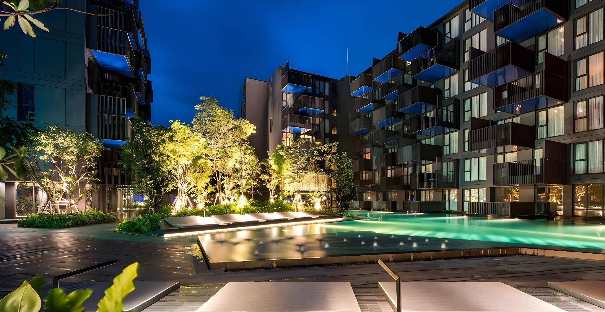 swimming pool [outdoor]