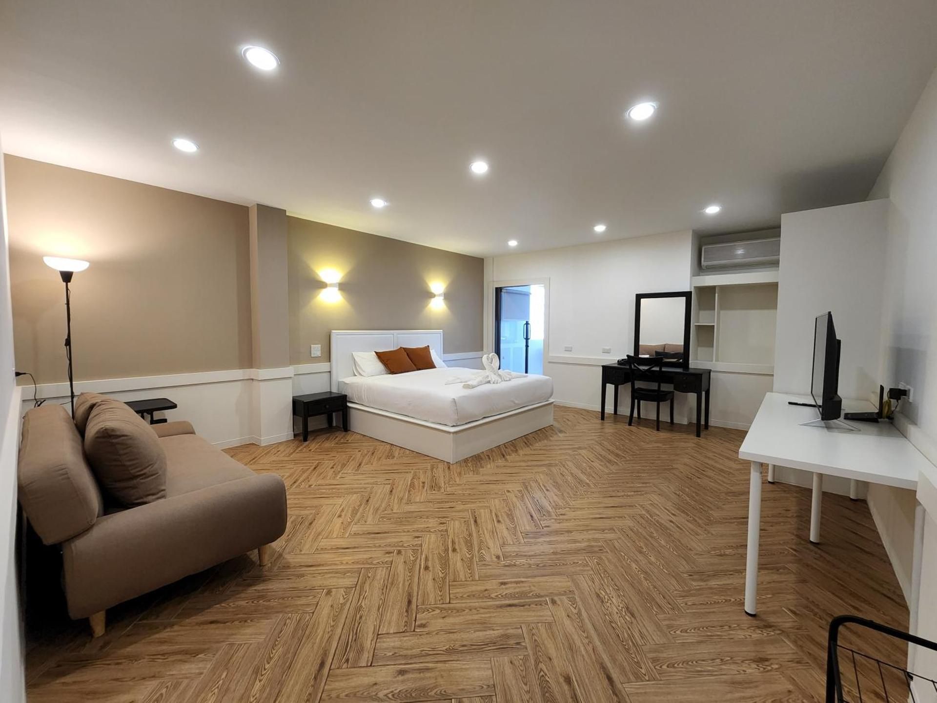 DELUXE APARTMENT
