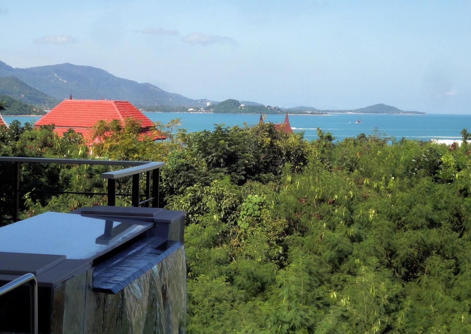 Apartment with Pool View 