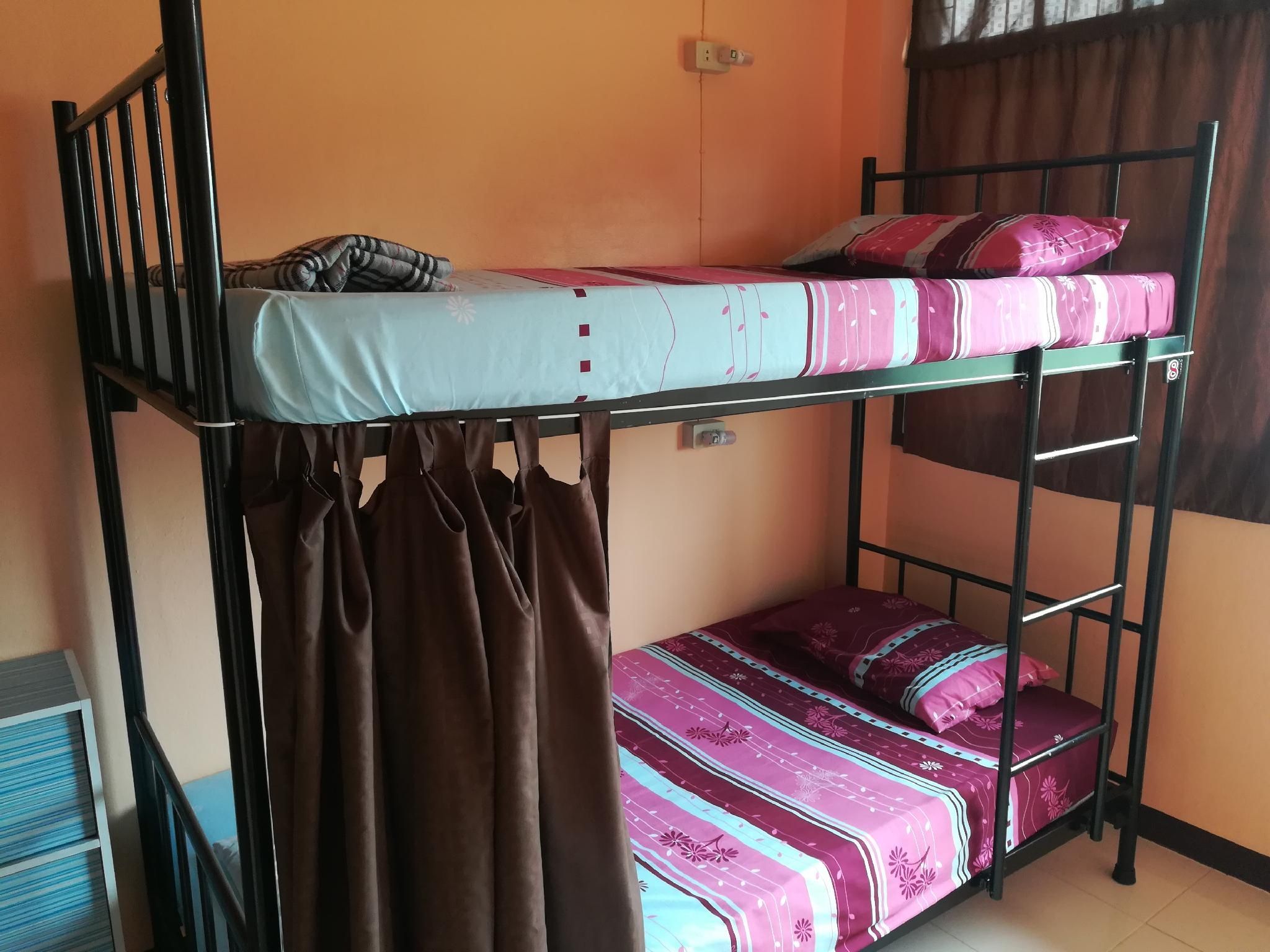 Dormitory Room - Mixed