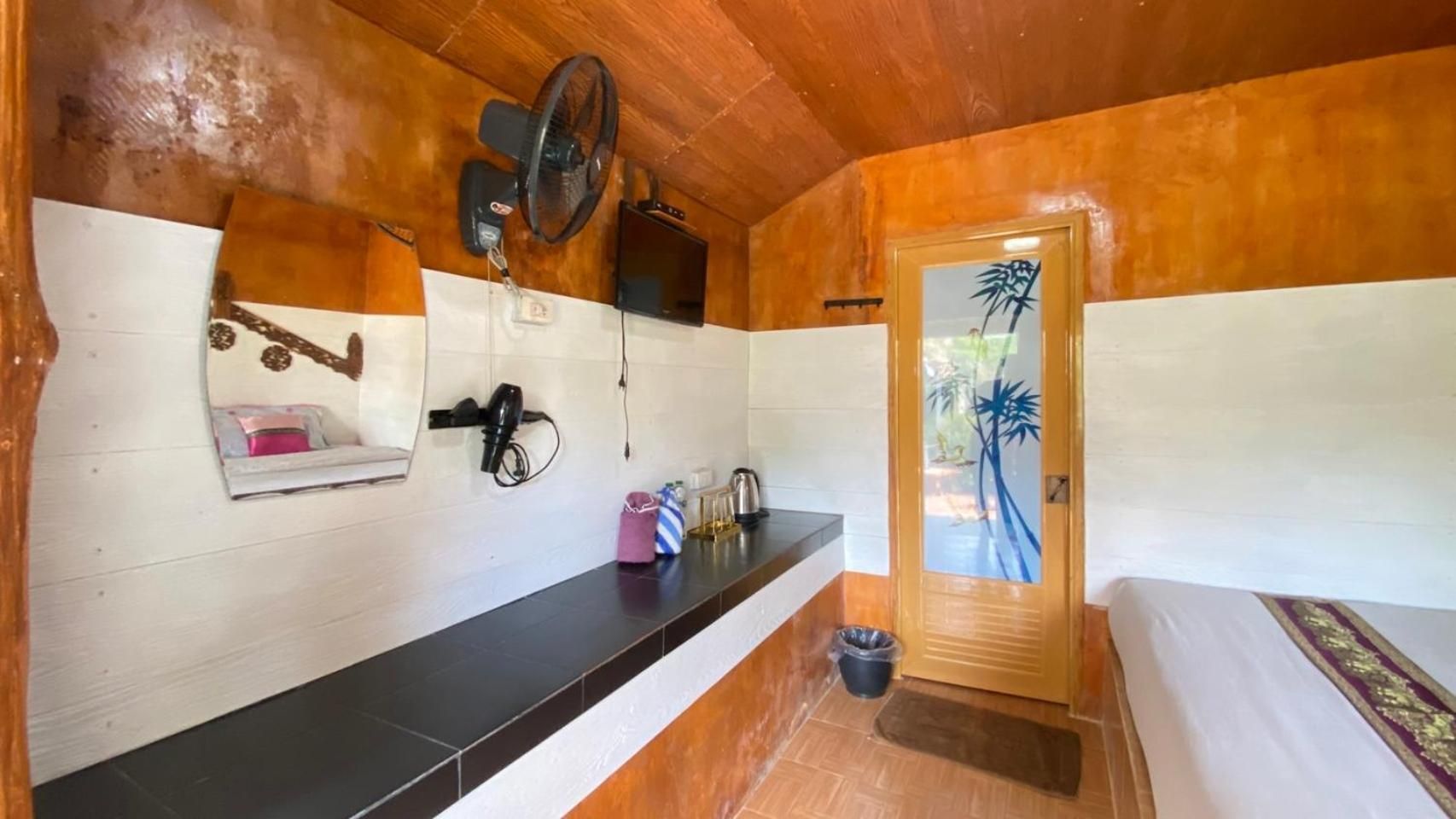 Bungalow with Fan
