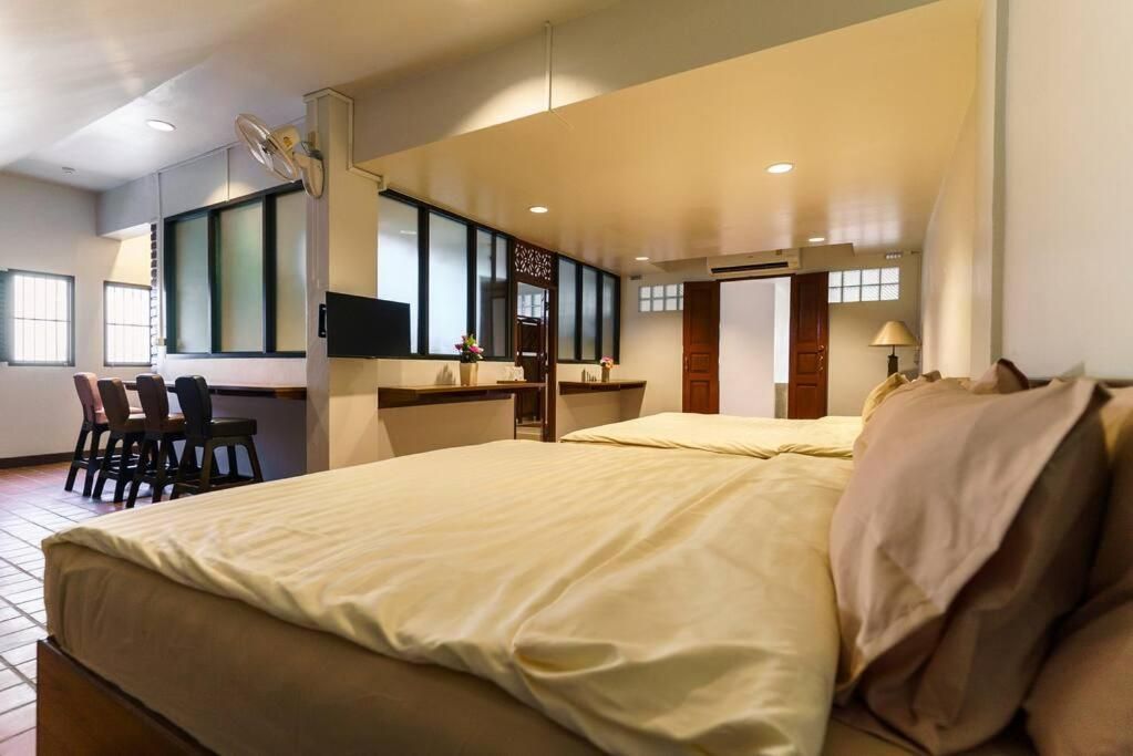 One-Bedroom Apartment - Non-Smoking