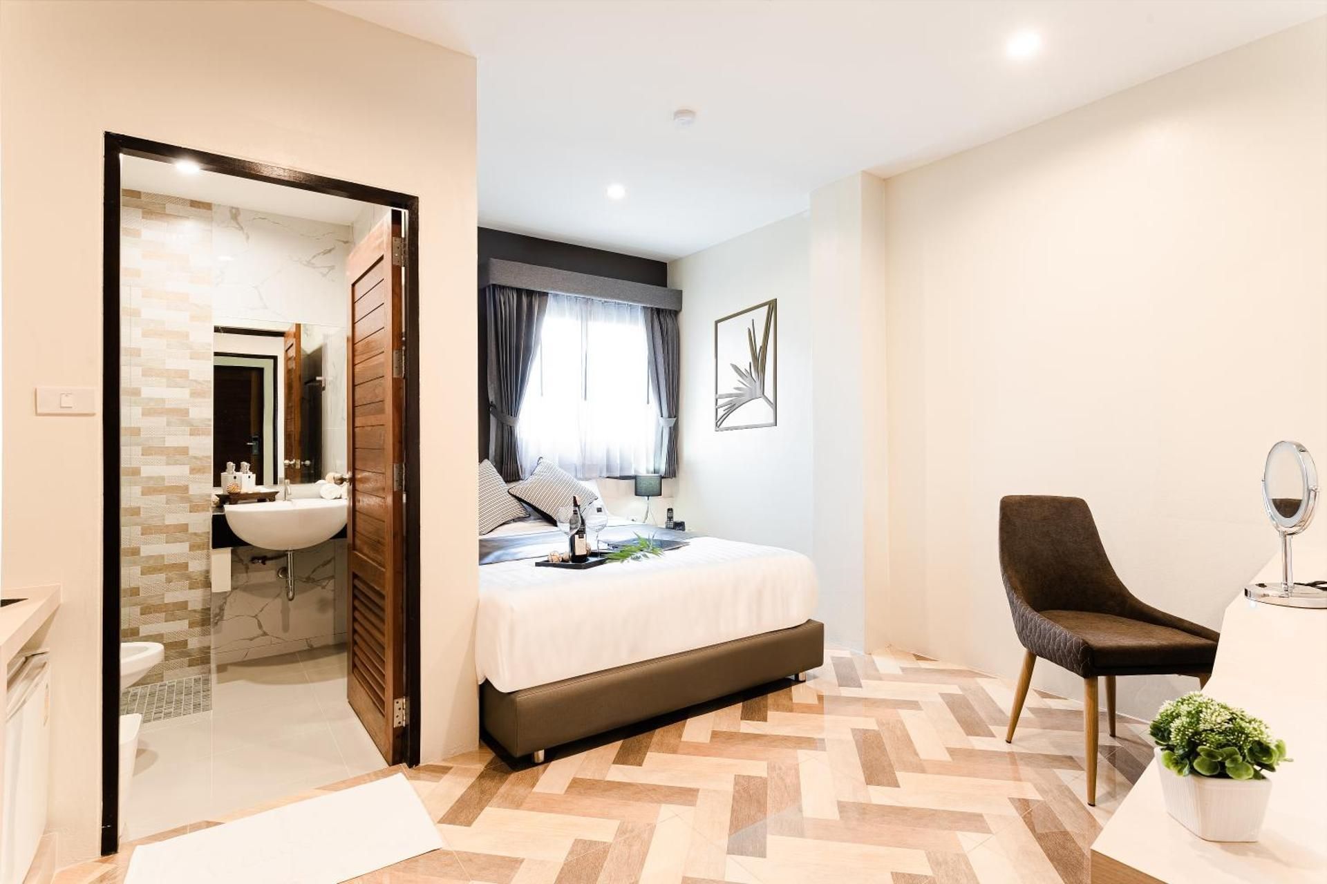 SJ Miracle Hotel Standard Room