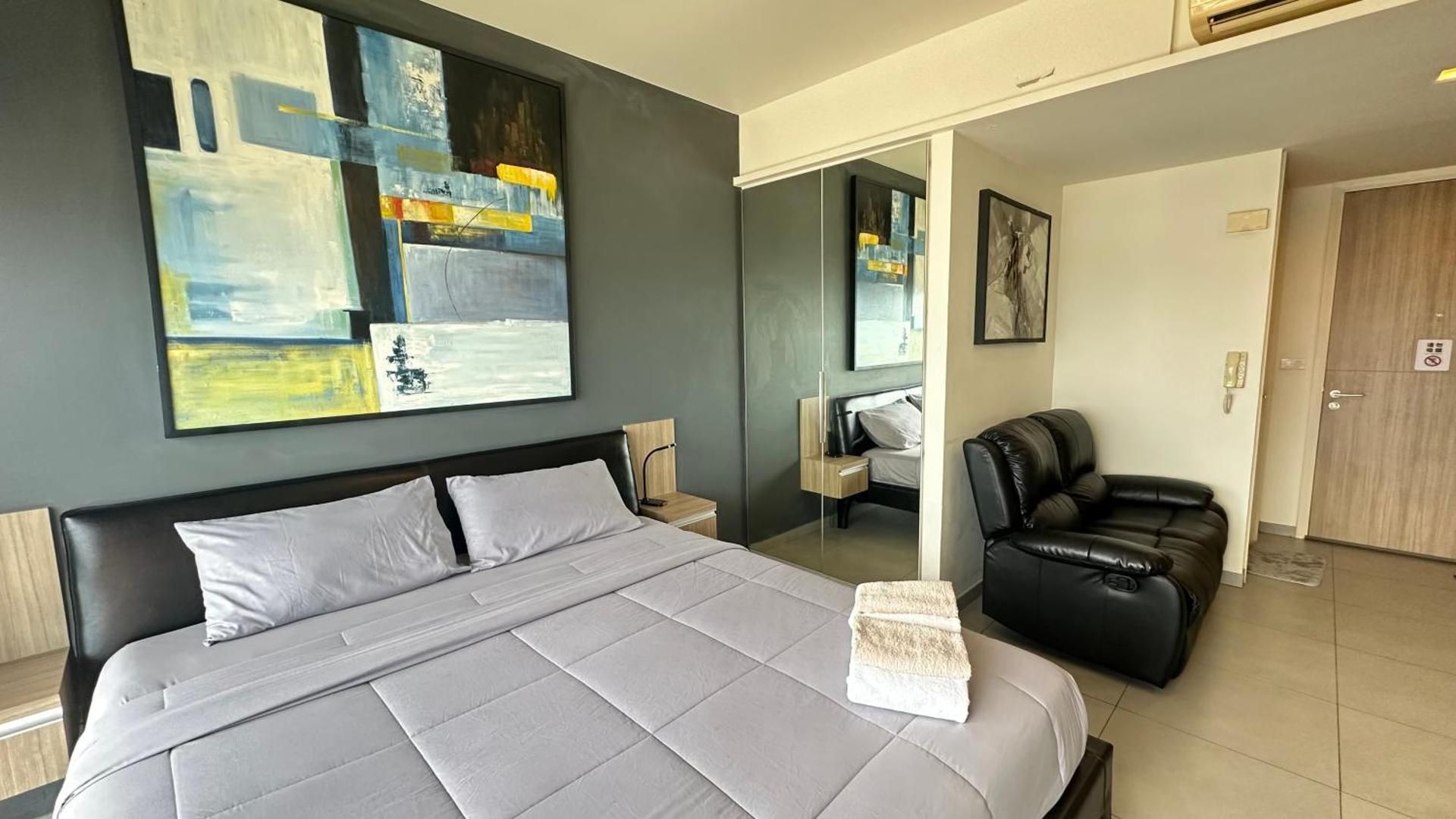One-Bedroom Apartment