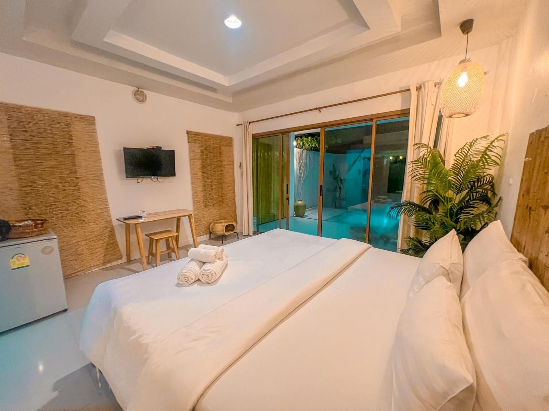 Double Room with Pool View