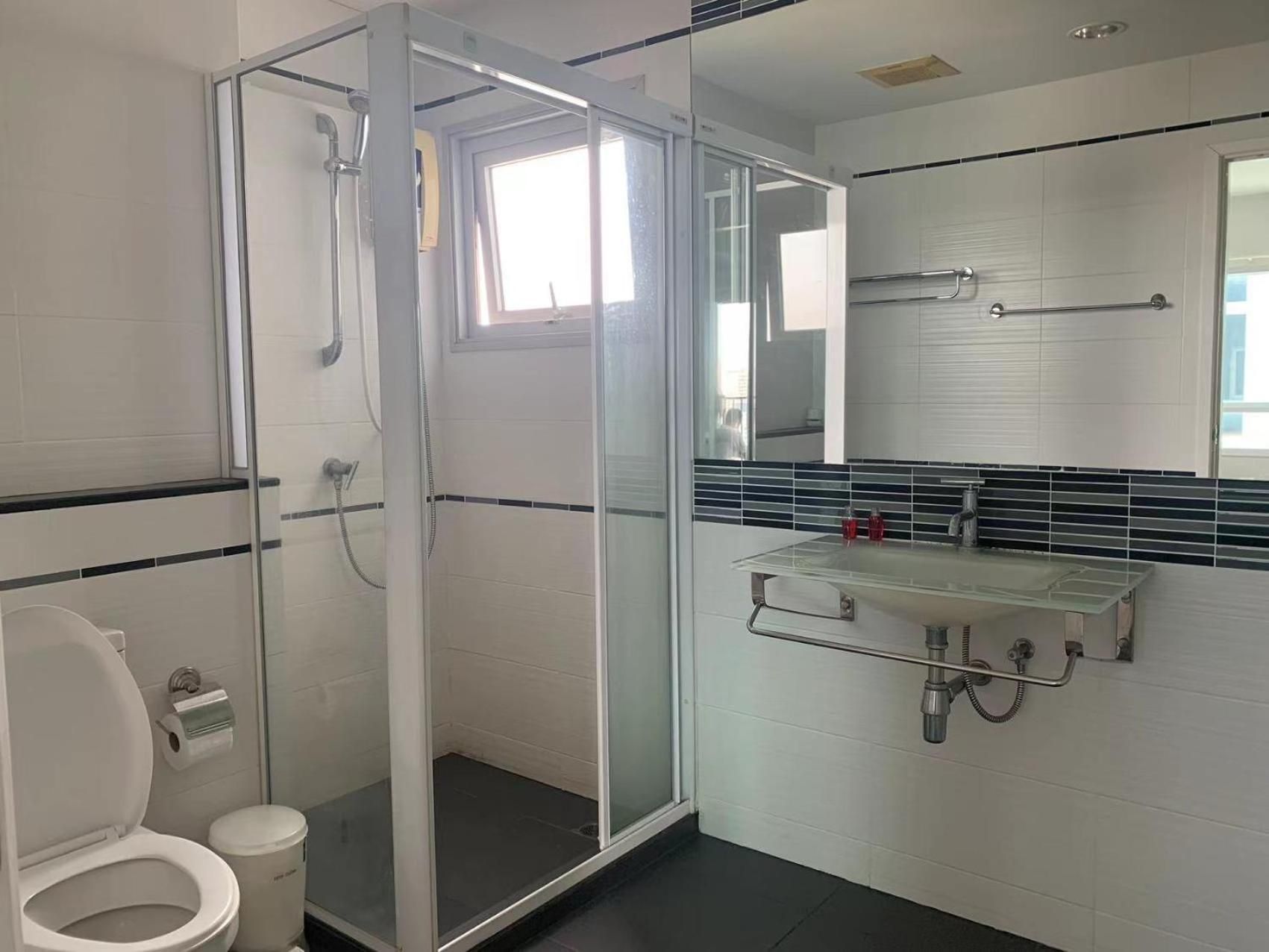 Pattaya市中心/临近海滩/无边泳池/家具齐全/24小时安保 One-Bedroom Apartment 3