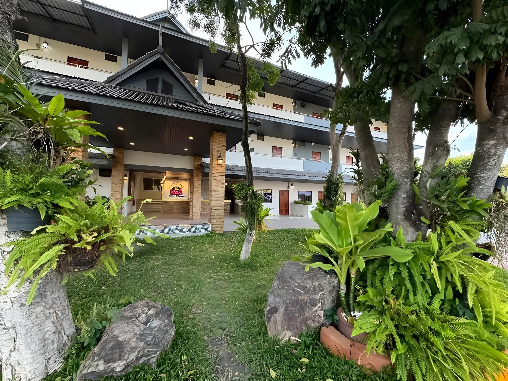 No1. Paradise Resort and Sauna