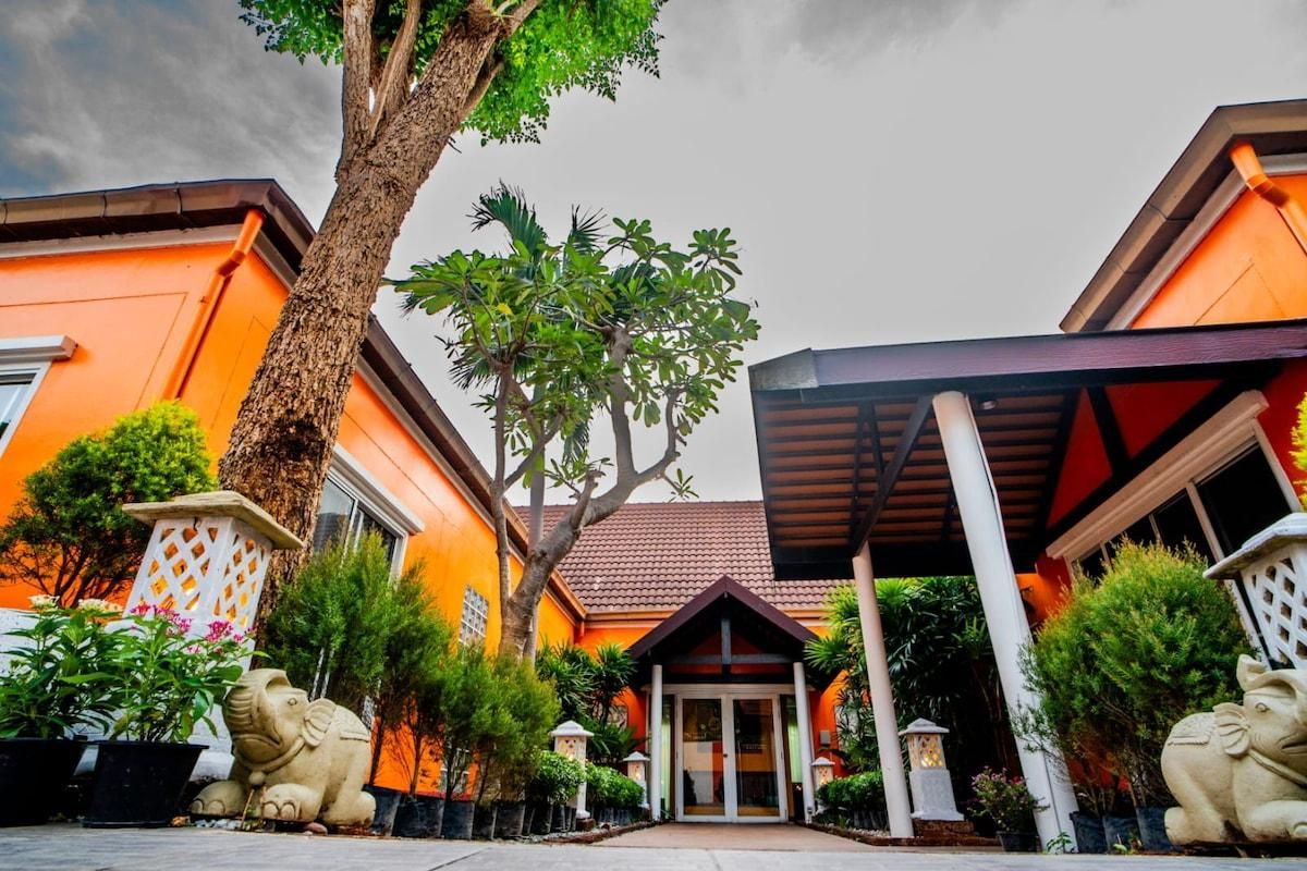 The Ace 6 Bedroom 6 Bathroom Villa With Free Bills