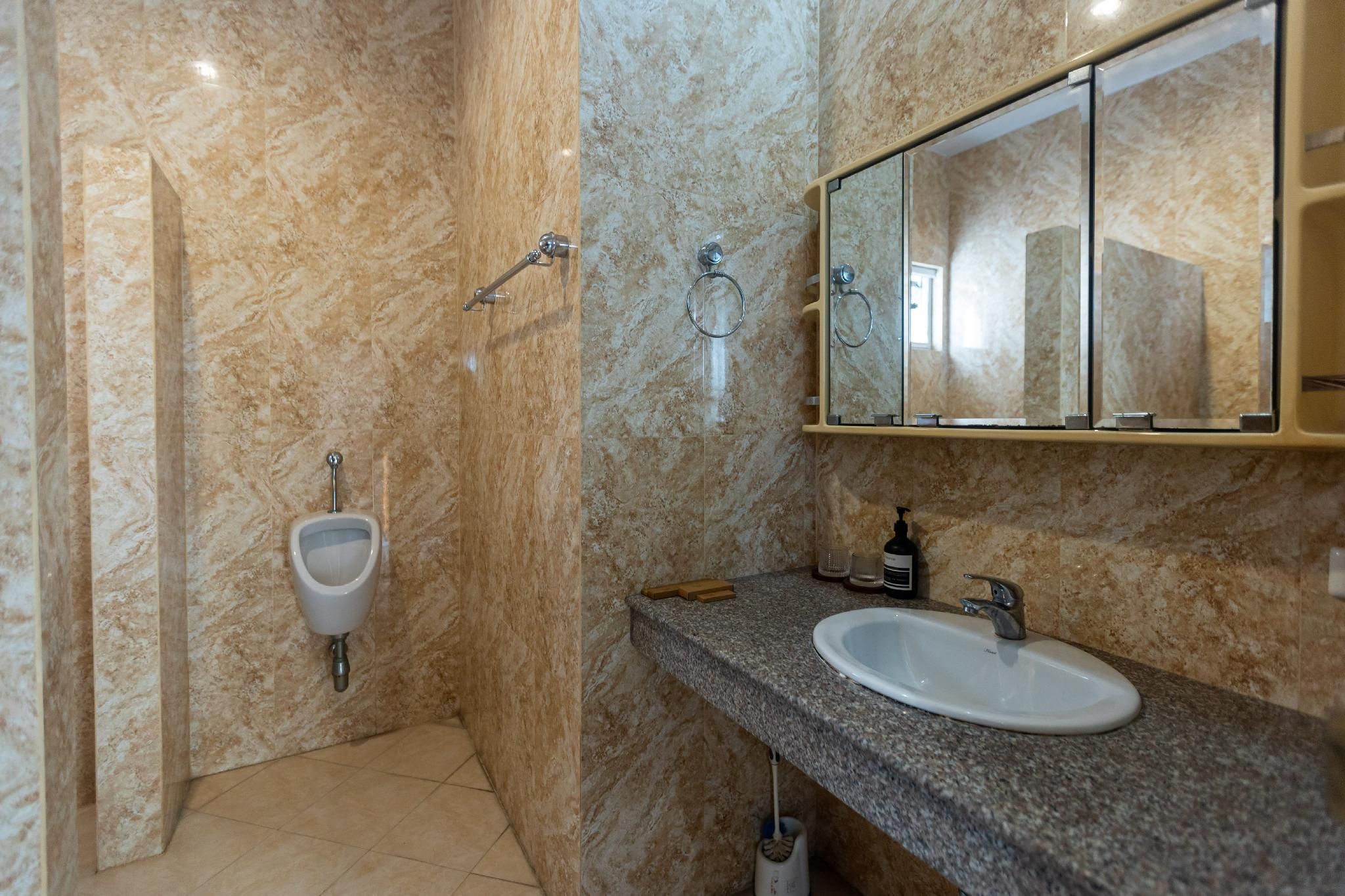 Yoori Hotel  Silver Suite  3