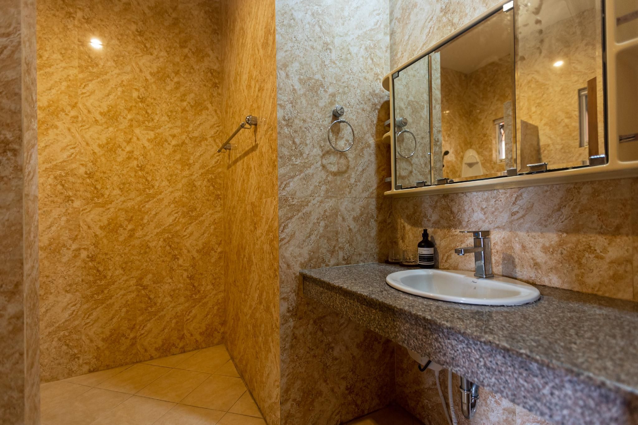 Yoori Hotel Silk Suite 3