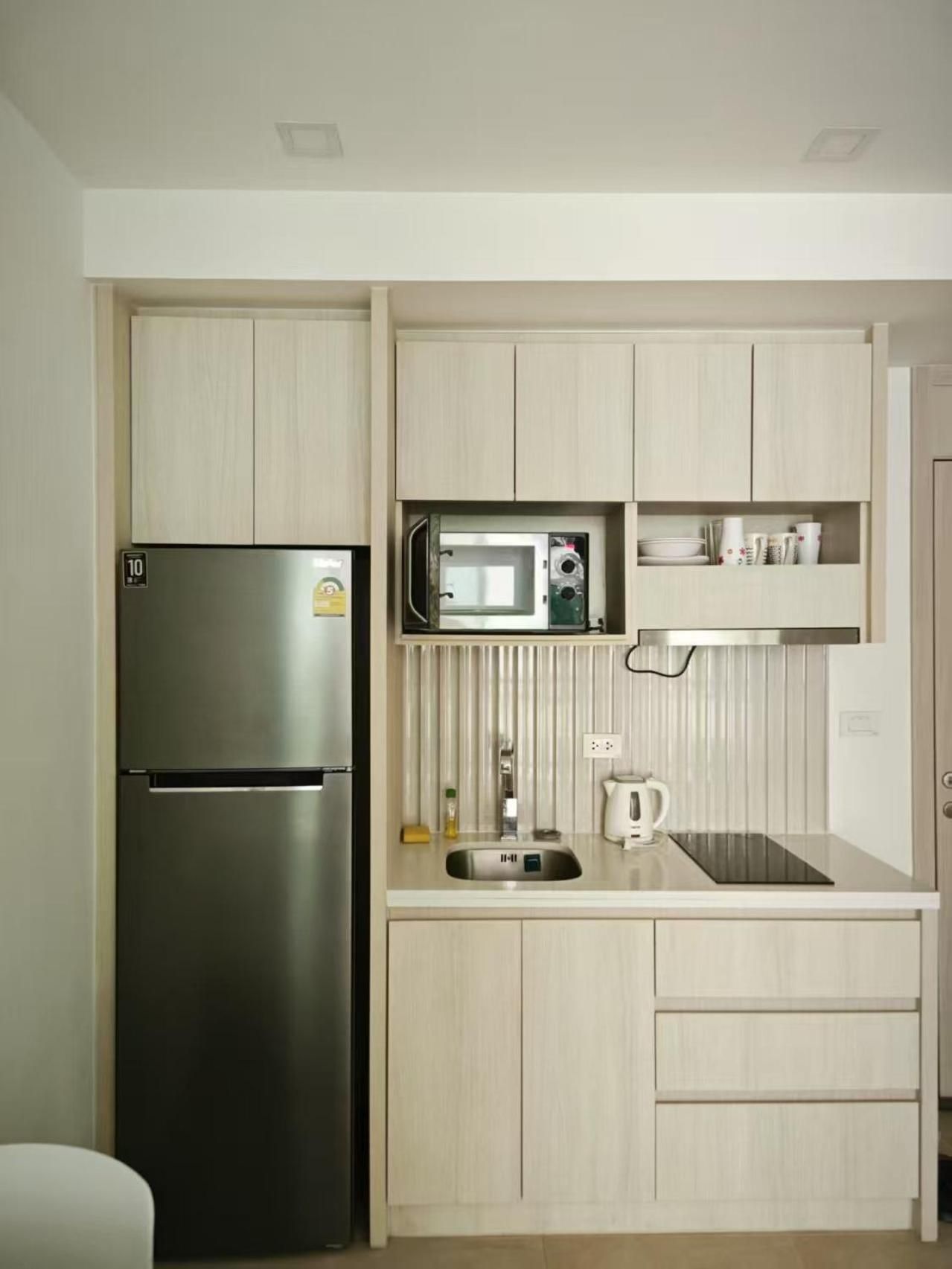 One-Bedroom Apartment with Balcony