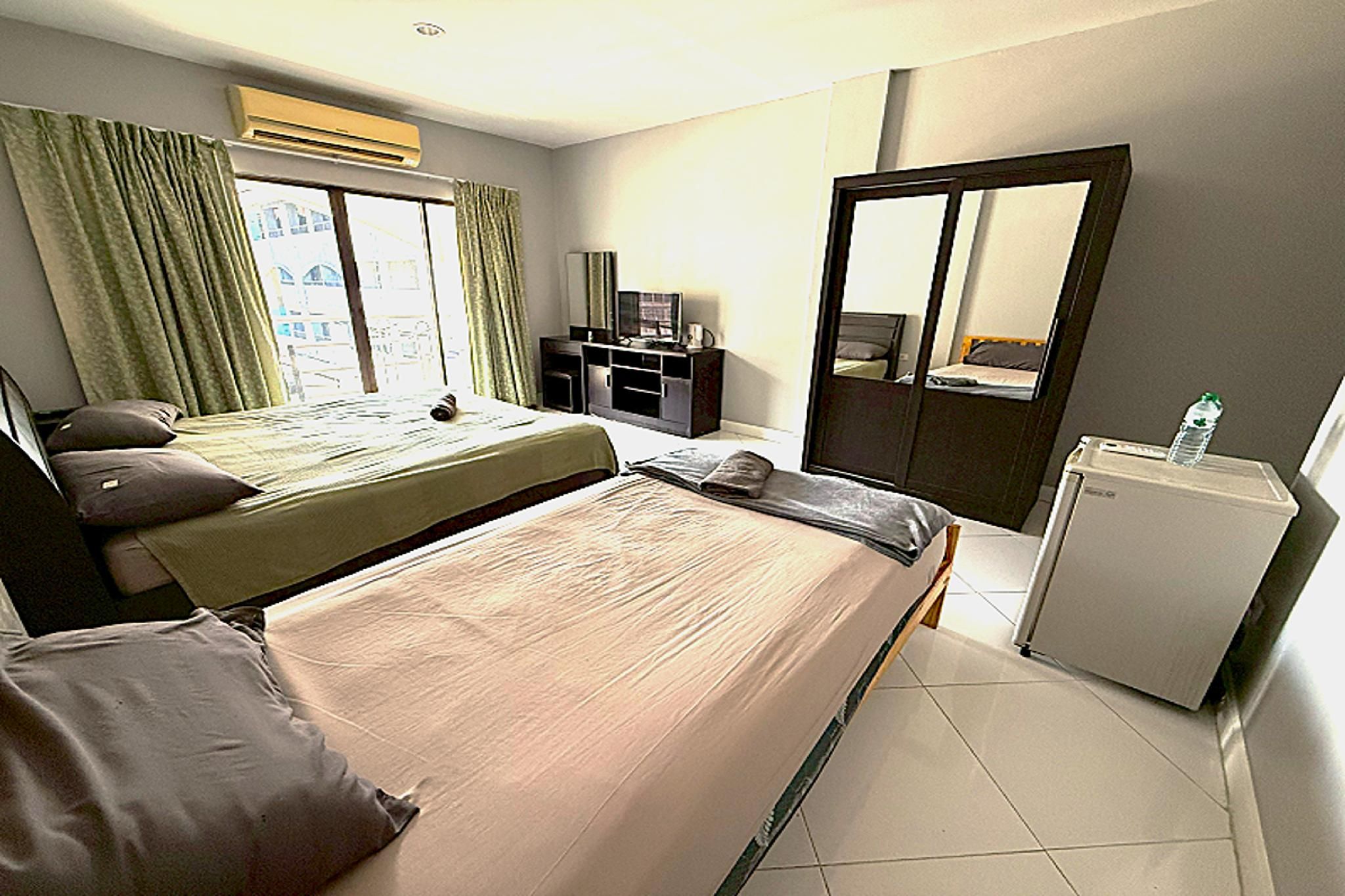 Family Room without Kitchenette