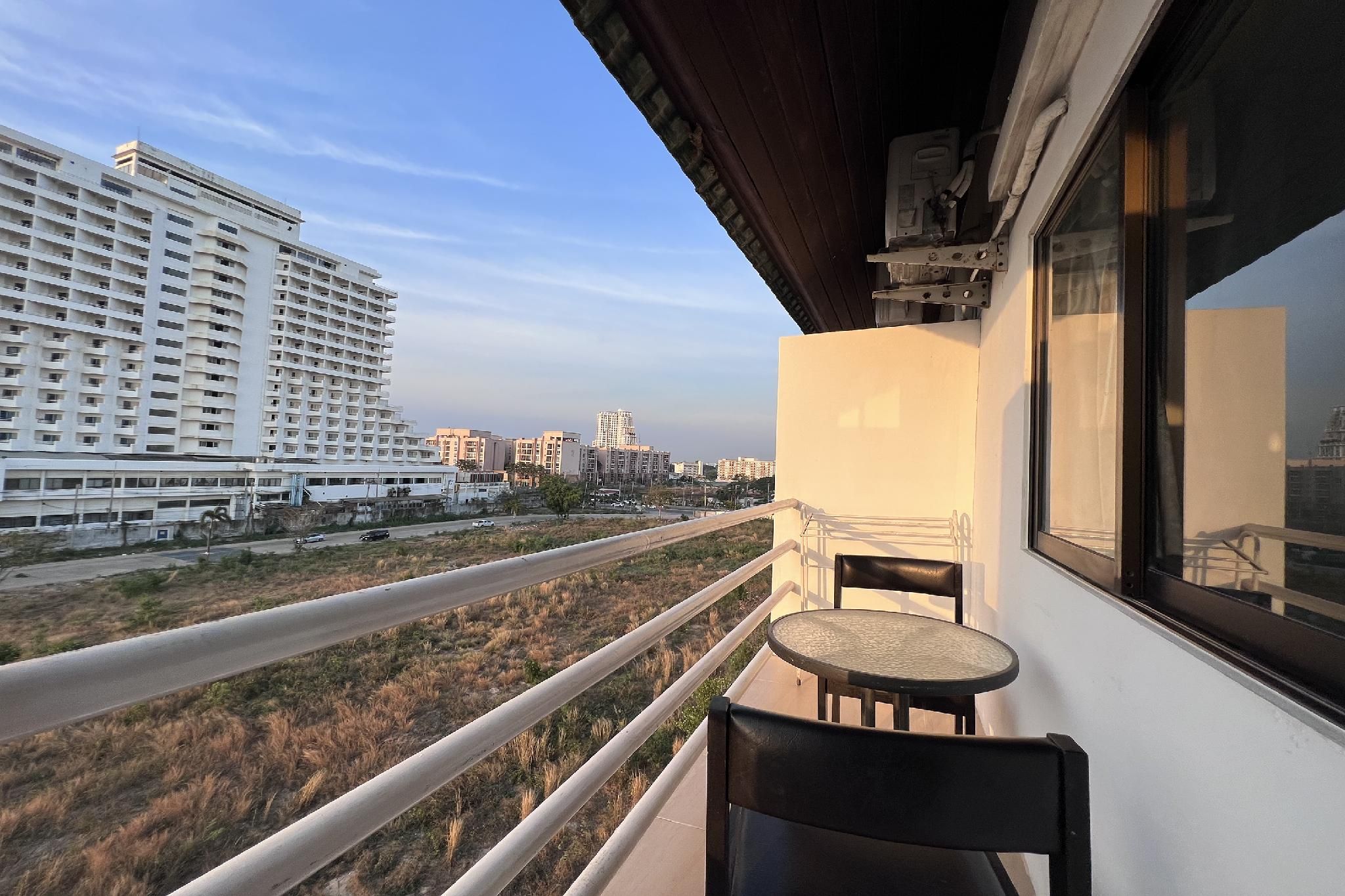 Deluxe Room No Kitchen