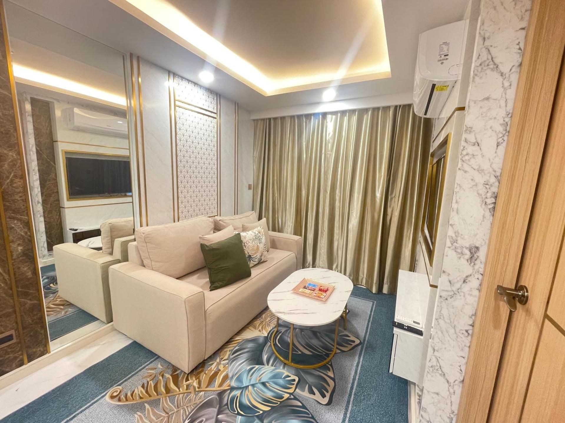 King Room with Pool View