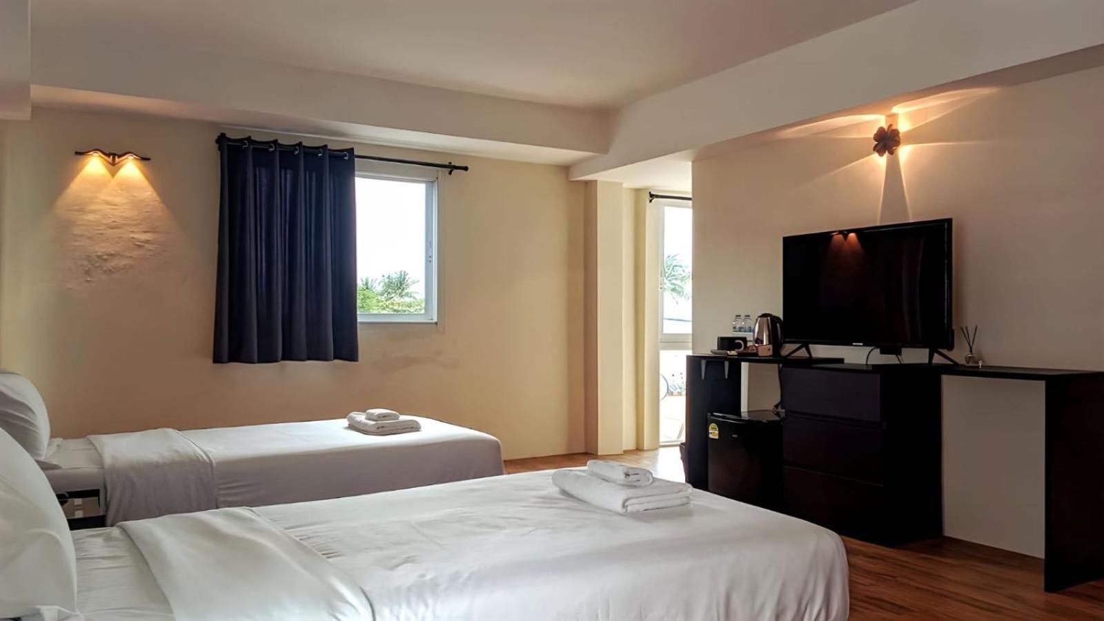 Deluxe Twin Room with Sea View