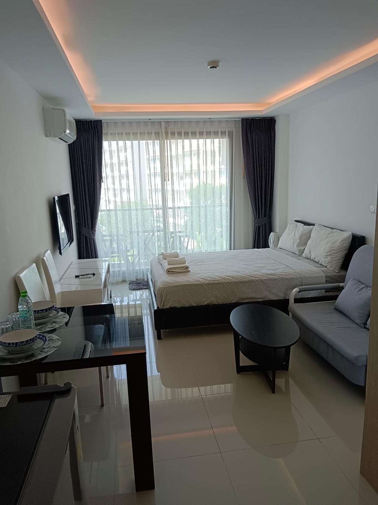 Studio with Sofa Bed