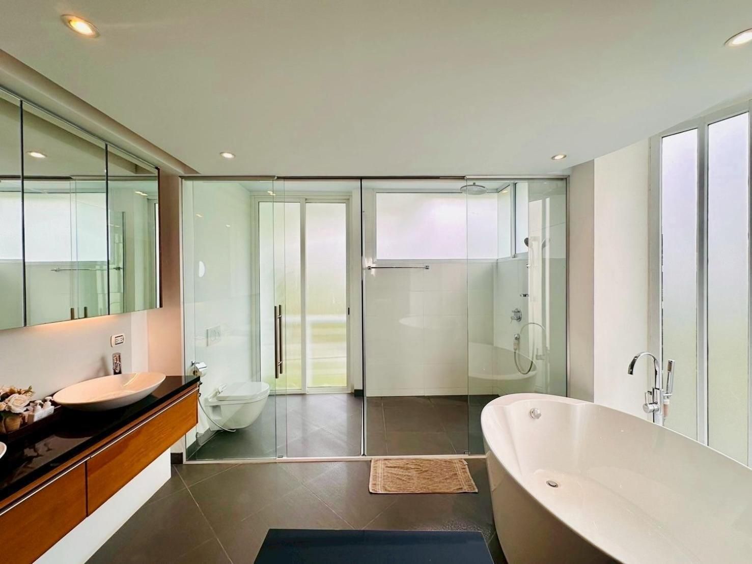 Two-Bedroom Apartment with Ocean View