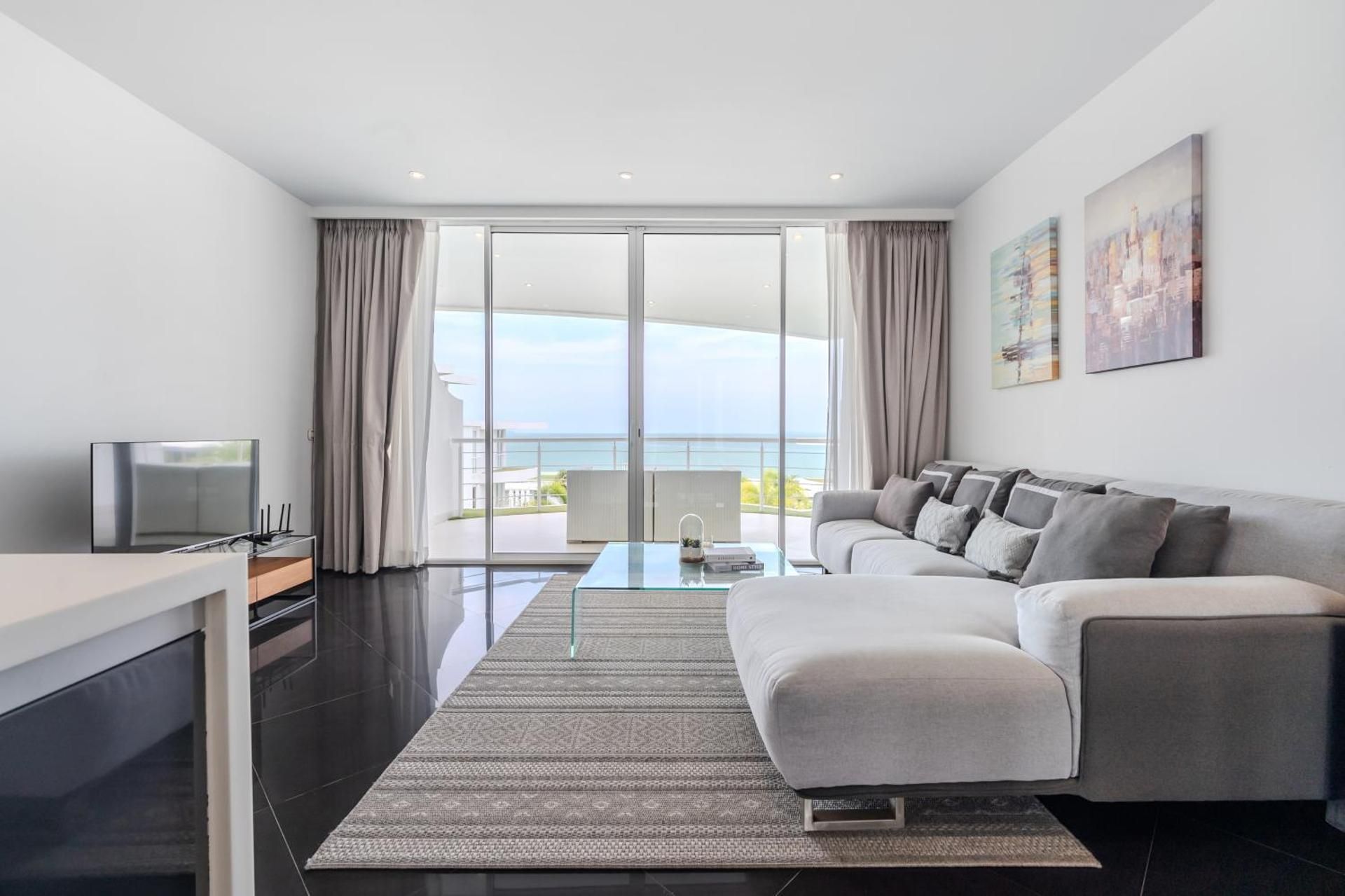 One-Bedroom Premium Apartment with Ocean View