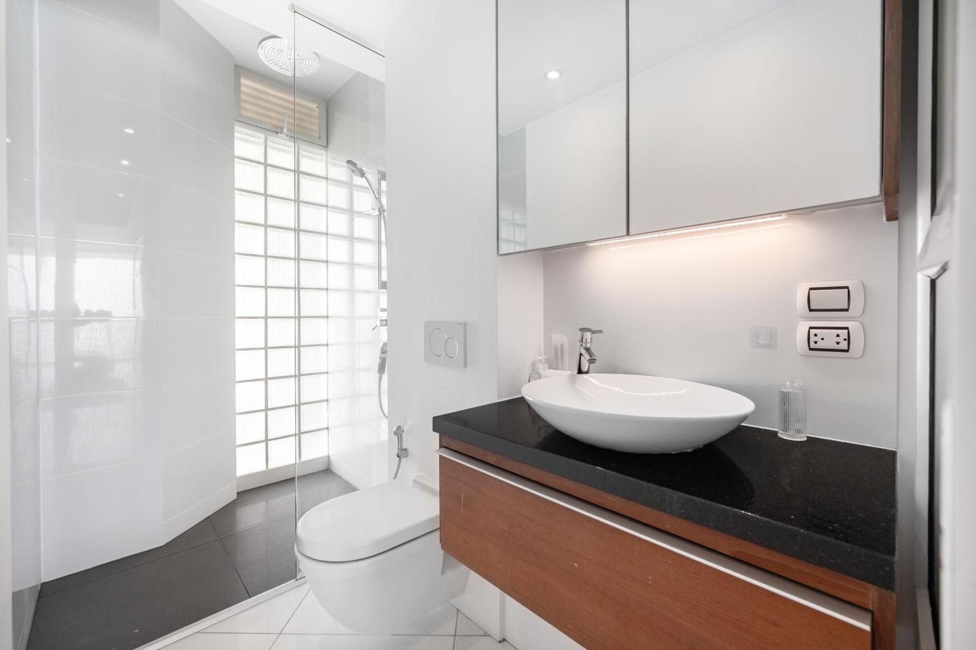 Pure Sunset Beach - Ocean View Room, Pattaya Studio Apartment with Sea View