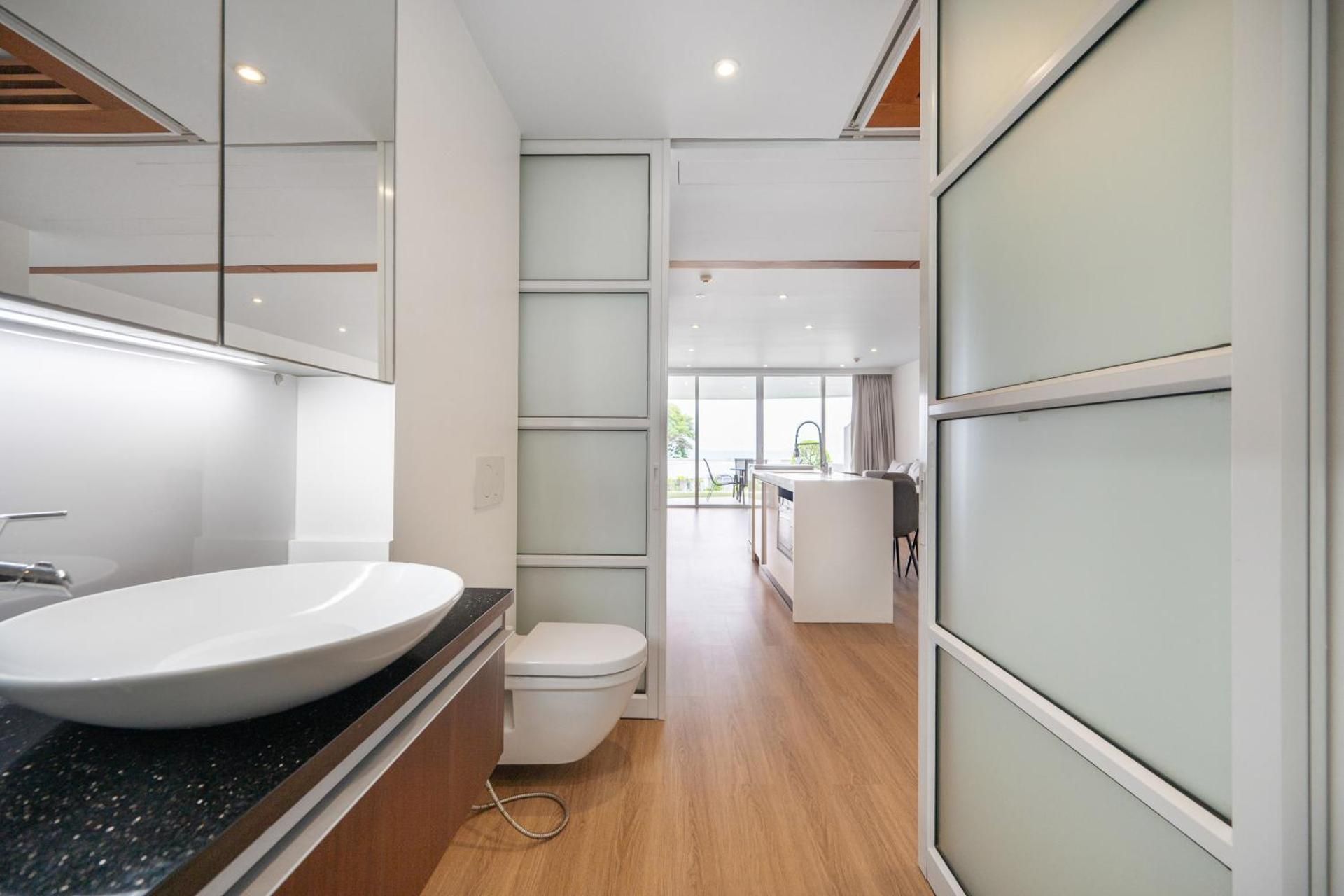 One-Bedroom Apartment - Oceanfront