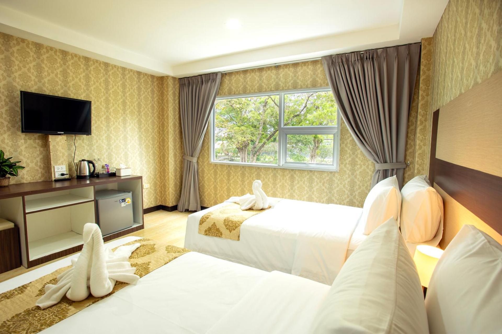 Twin Room with Private Bathroom