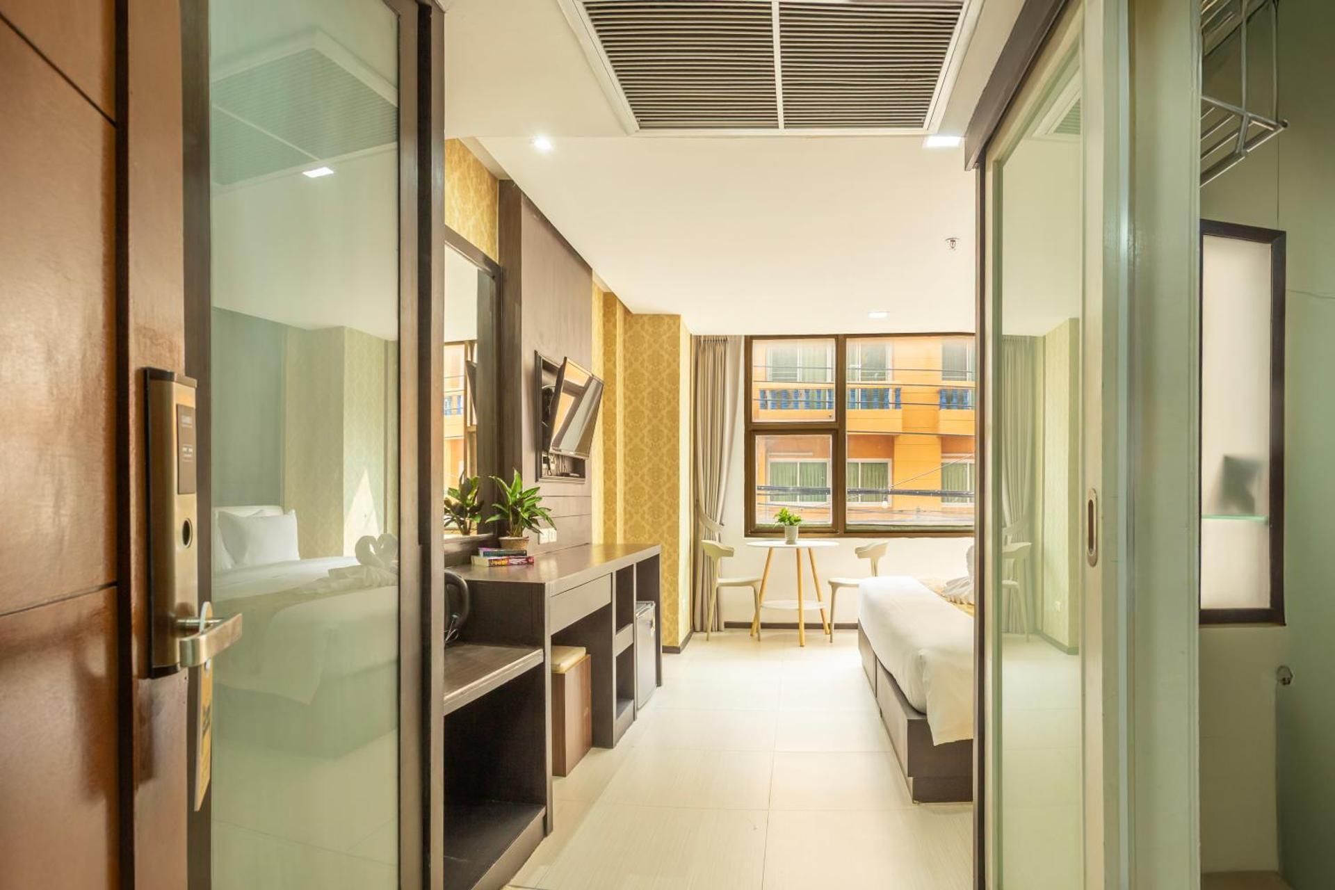 Deluxe Twin Room with Sea View