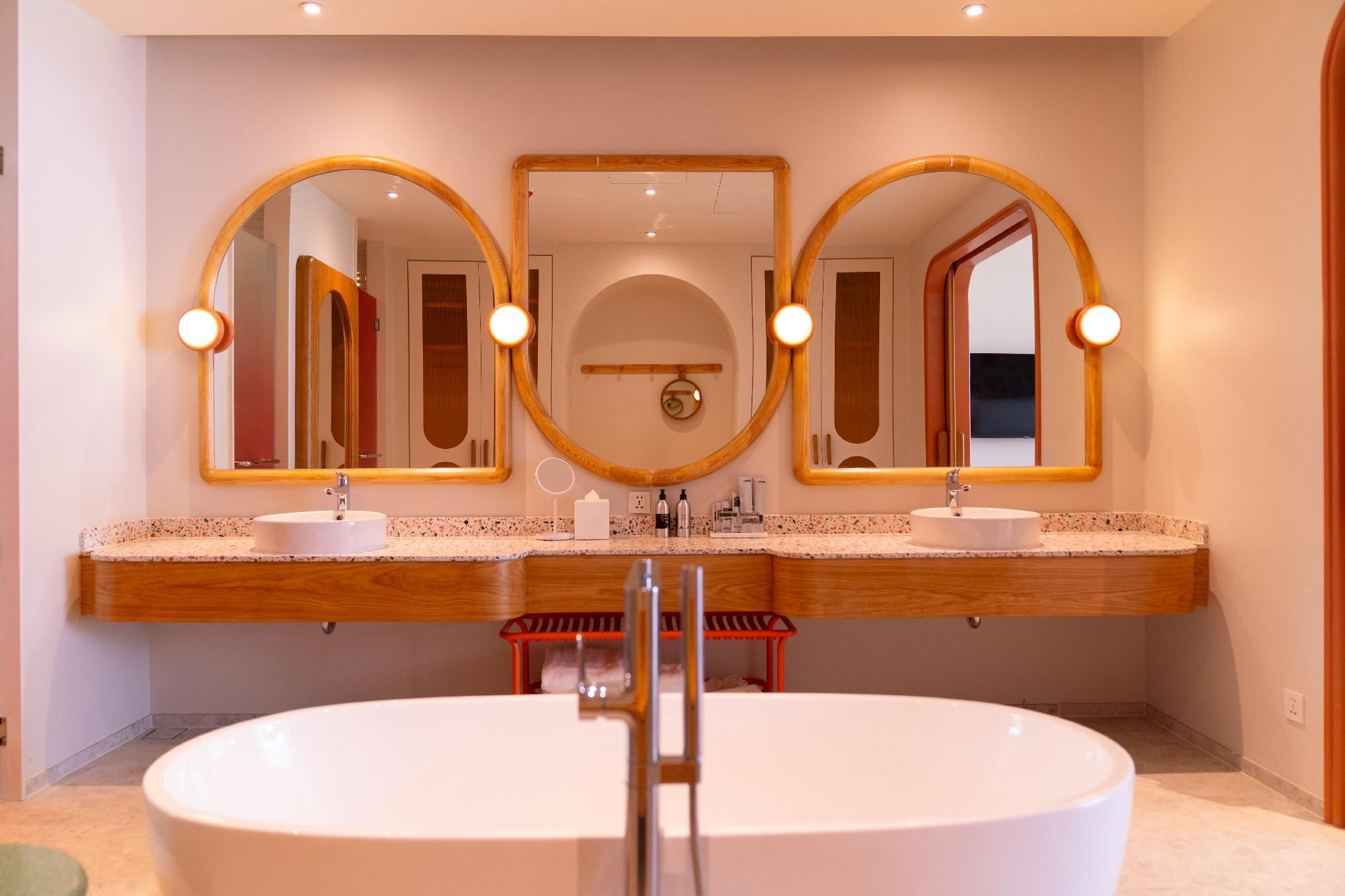 Deluxe One Bedroom Suite with Ocean View and Private Pool