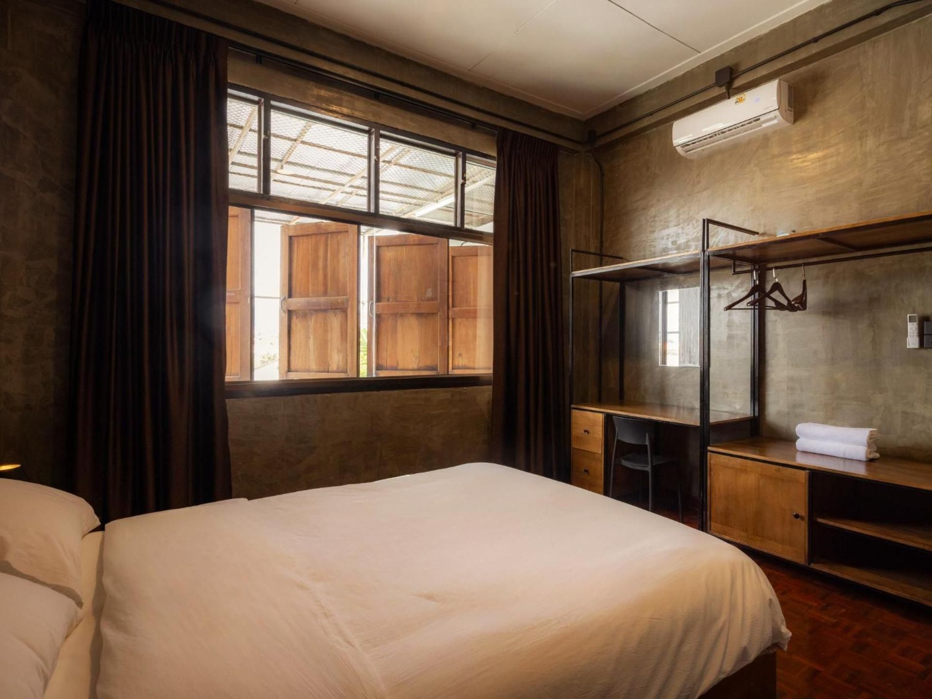Standard Room with Shared Bathroom