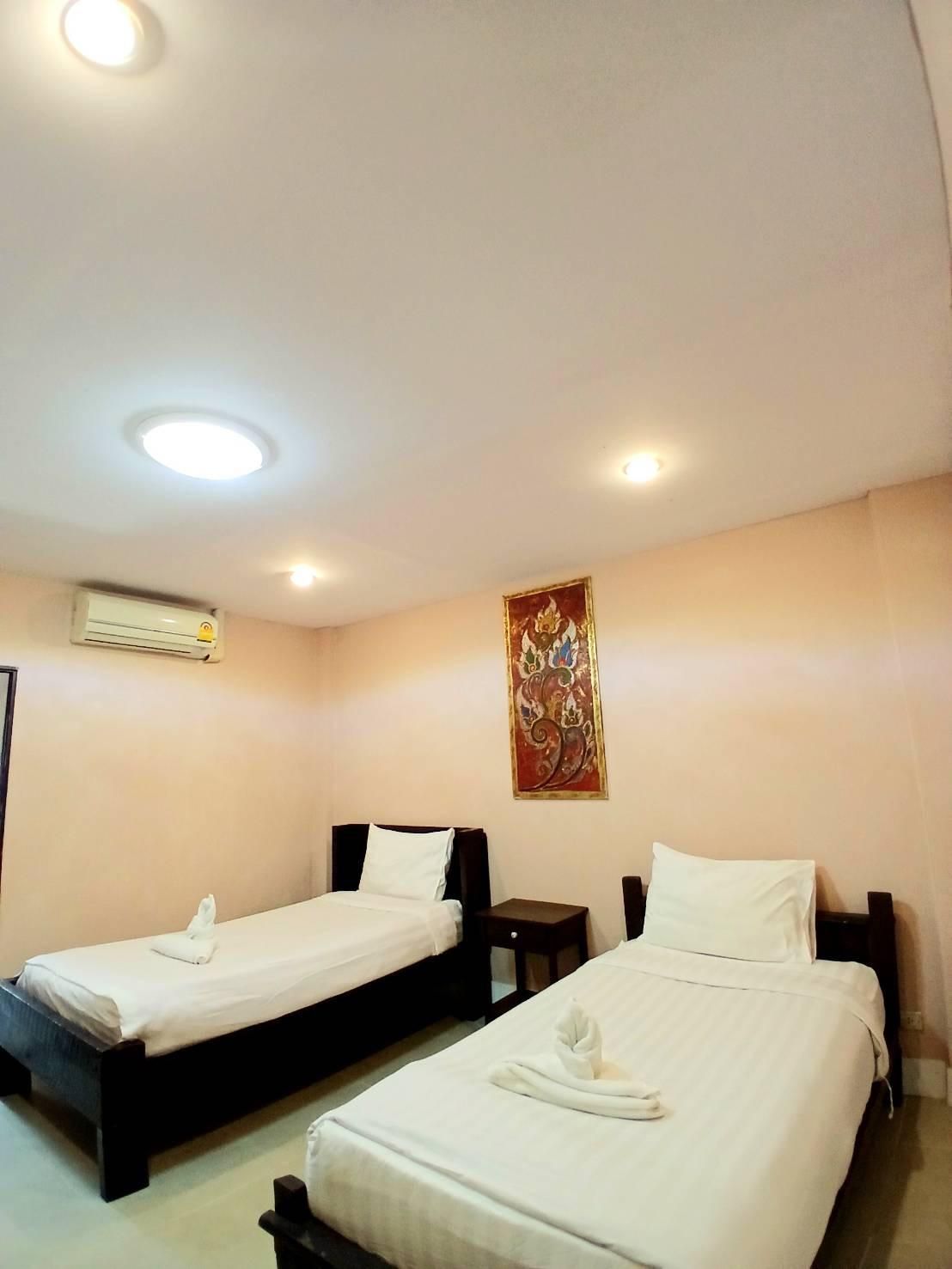 Deluxe Room Twin Bed