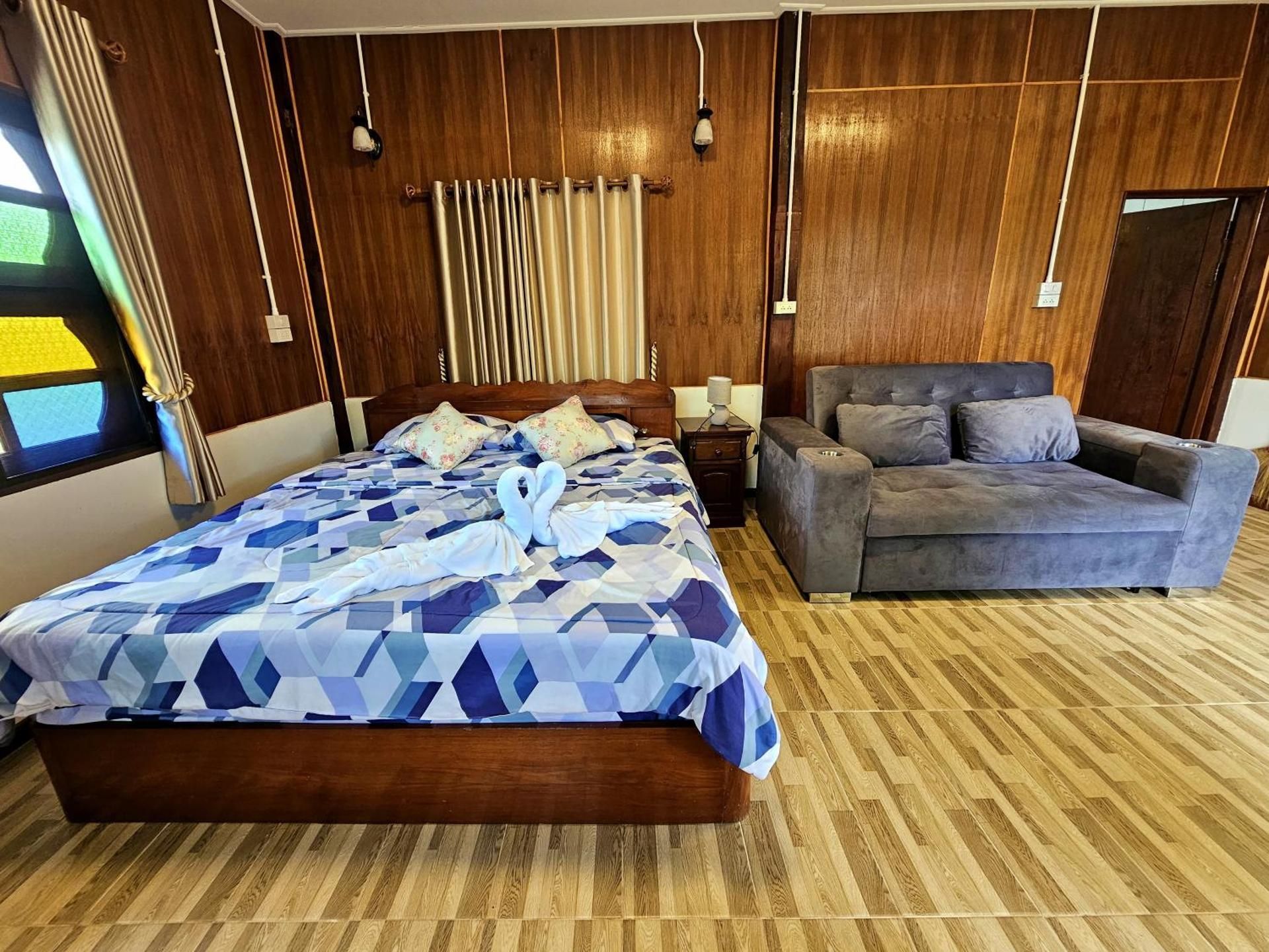Economy Quadruple Room with Shared Bathroom