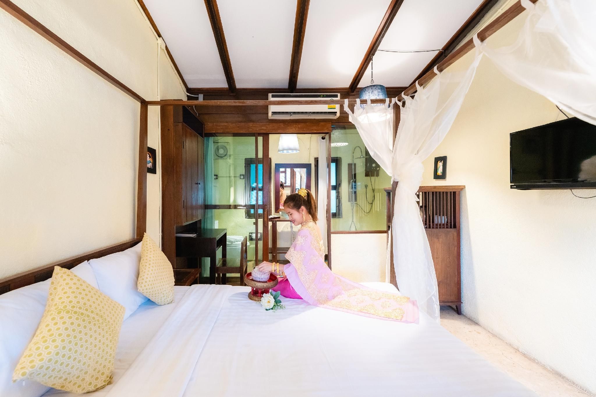 Boutique Queen Room