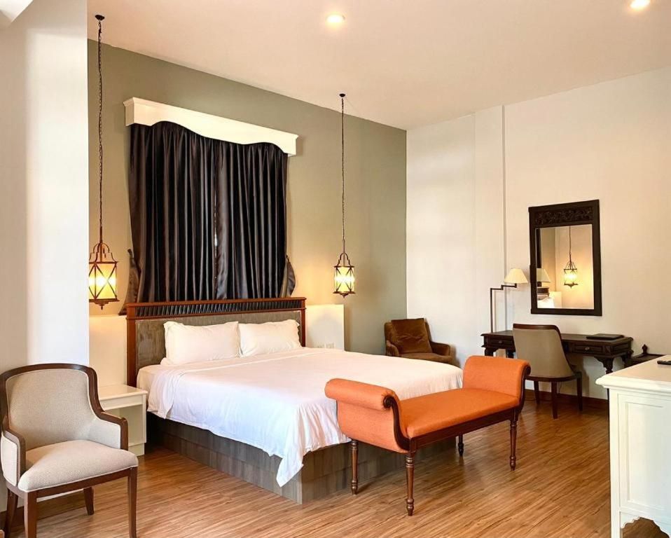 Executive Suite