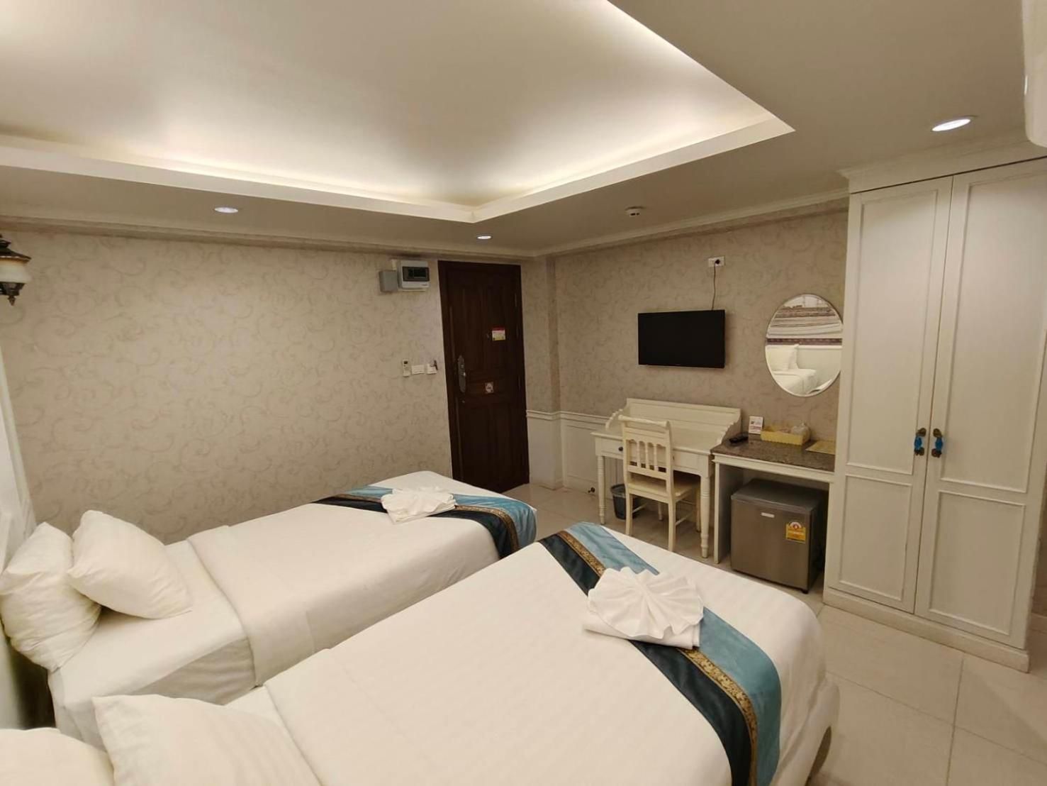 Twin Room with Private Bathroom