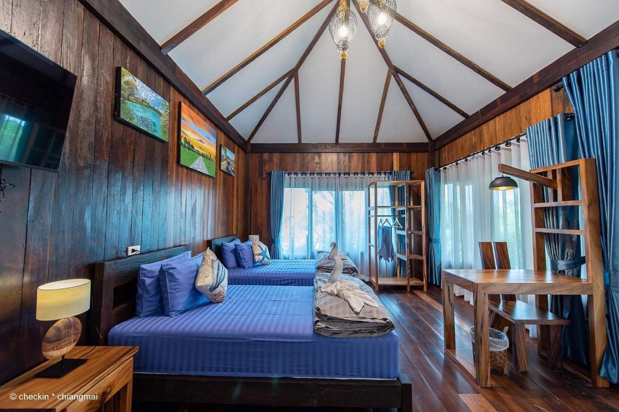 Superior Cottage