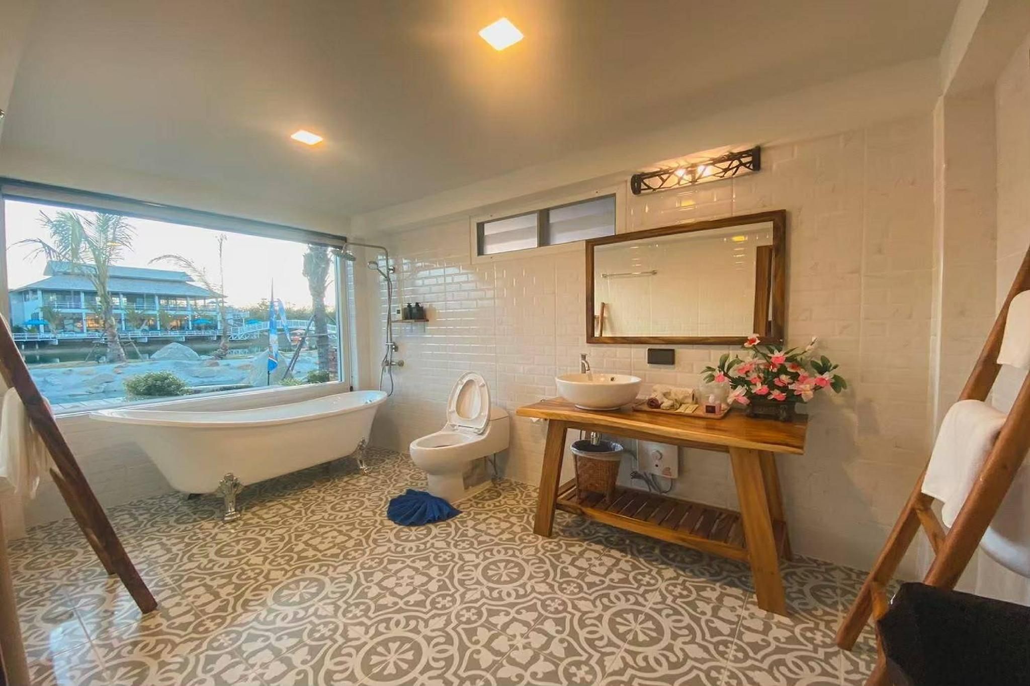Family Pool Villa