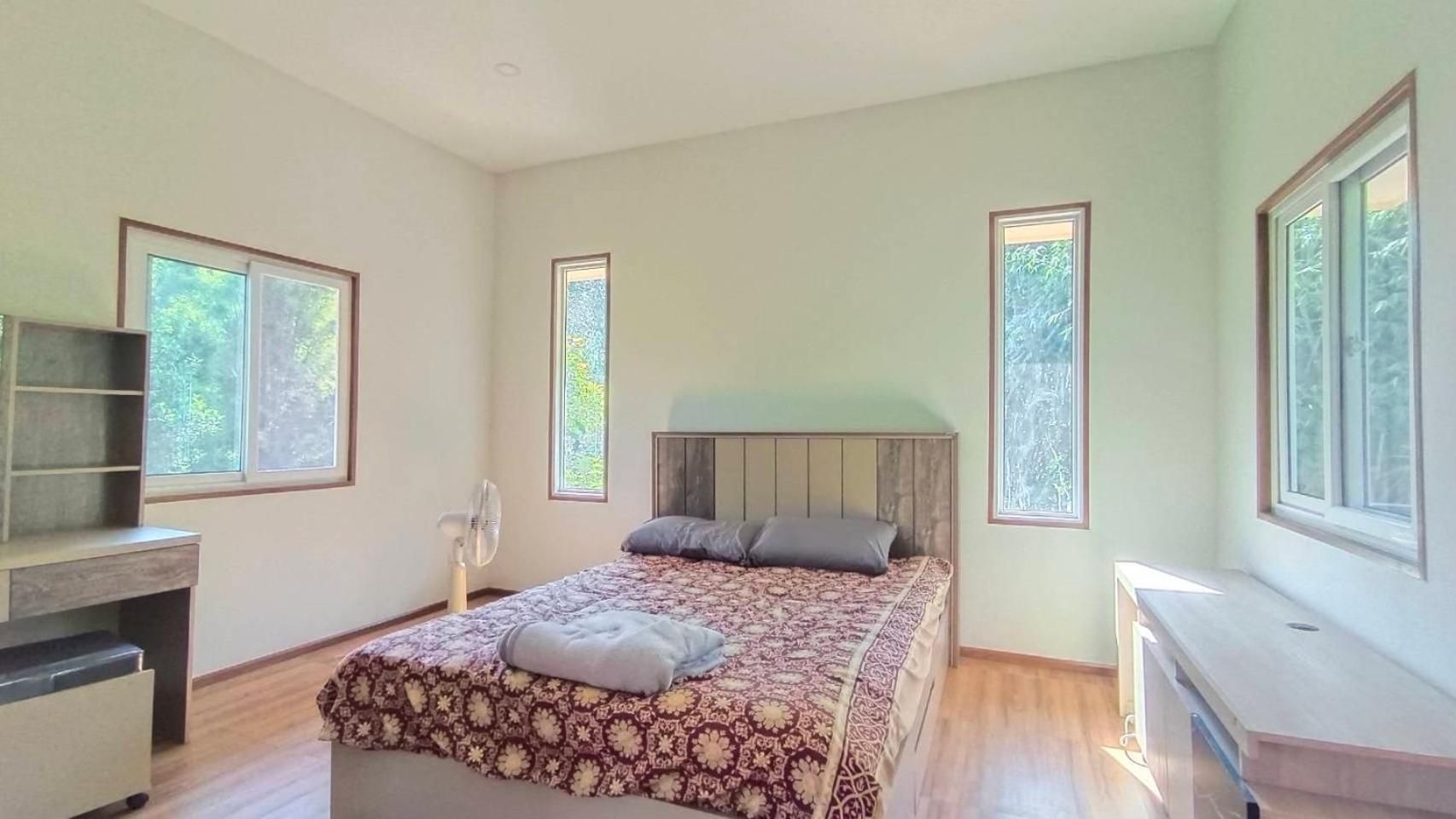 Family Room with Garden View