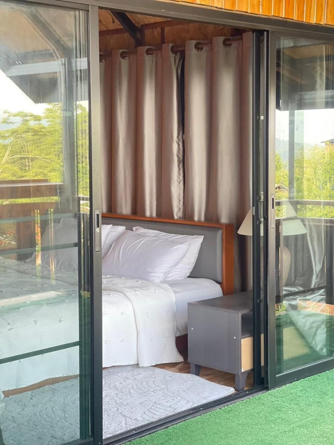 King Room with Mountain View