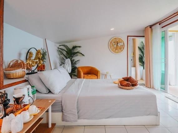 Deluxe Queen Room