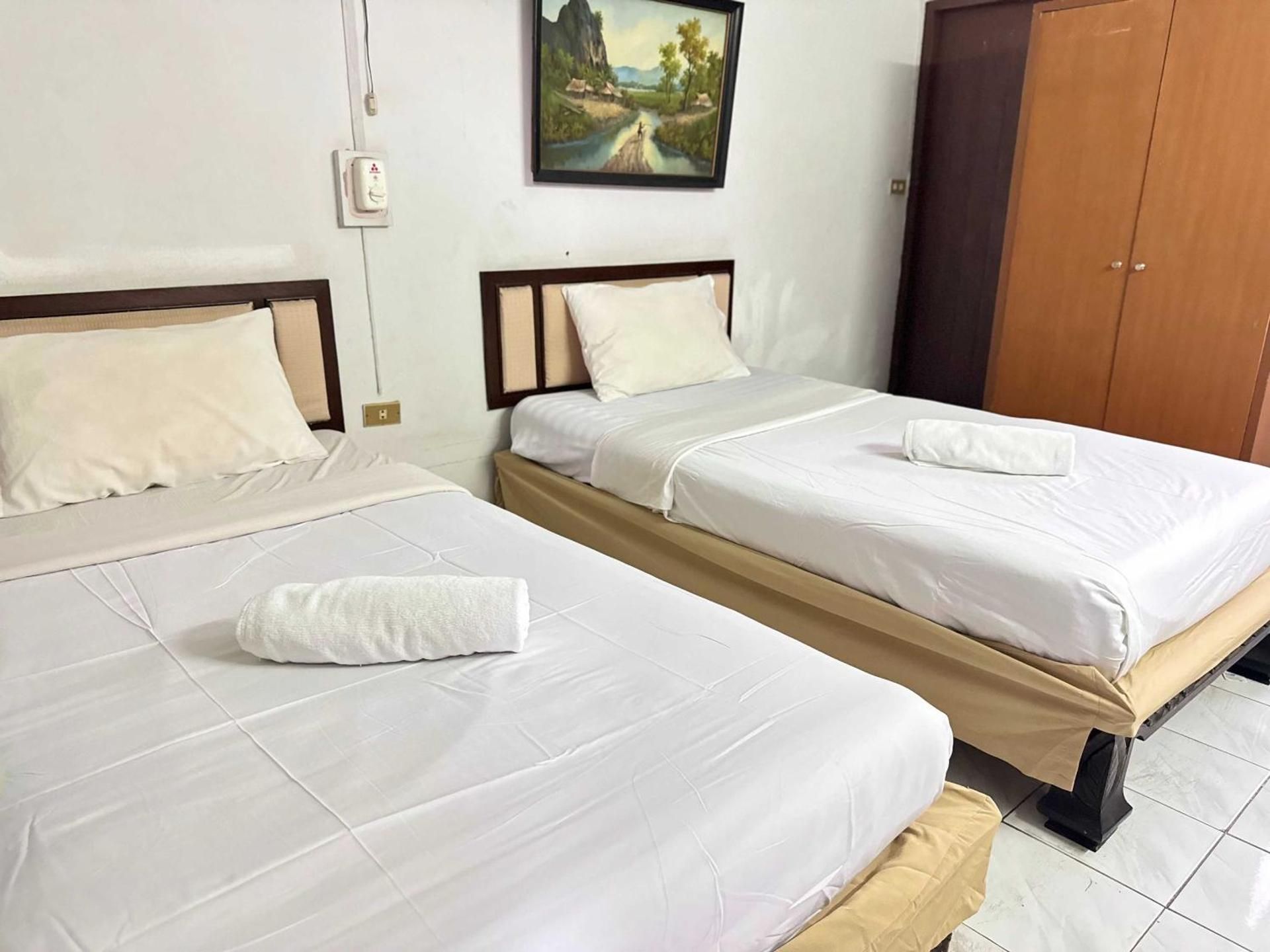 Economy Twin Room
