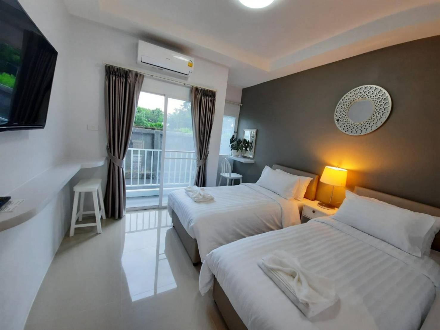 Standard Twin Room