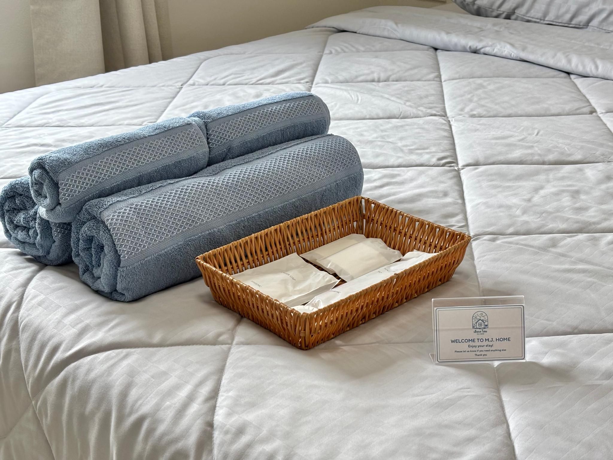 amenity (guest room)