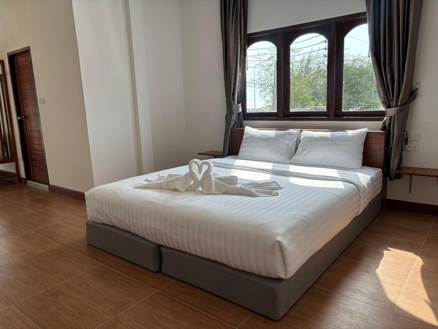 Sea View King Room with Balcony